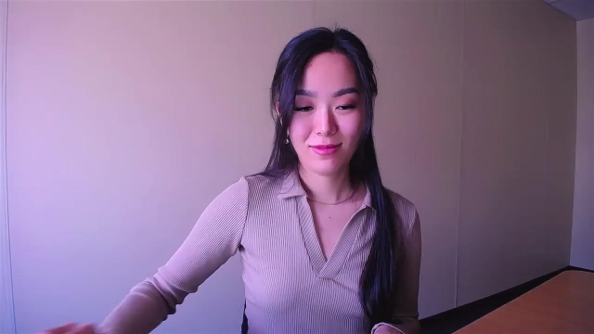 Gallery image thumbnail from AlwayssSmile's myfreecams stream on, 04/18/2023, 07:58 image 17 of 20