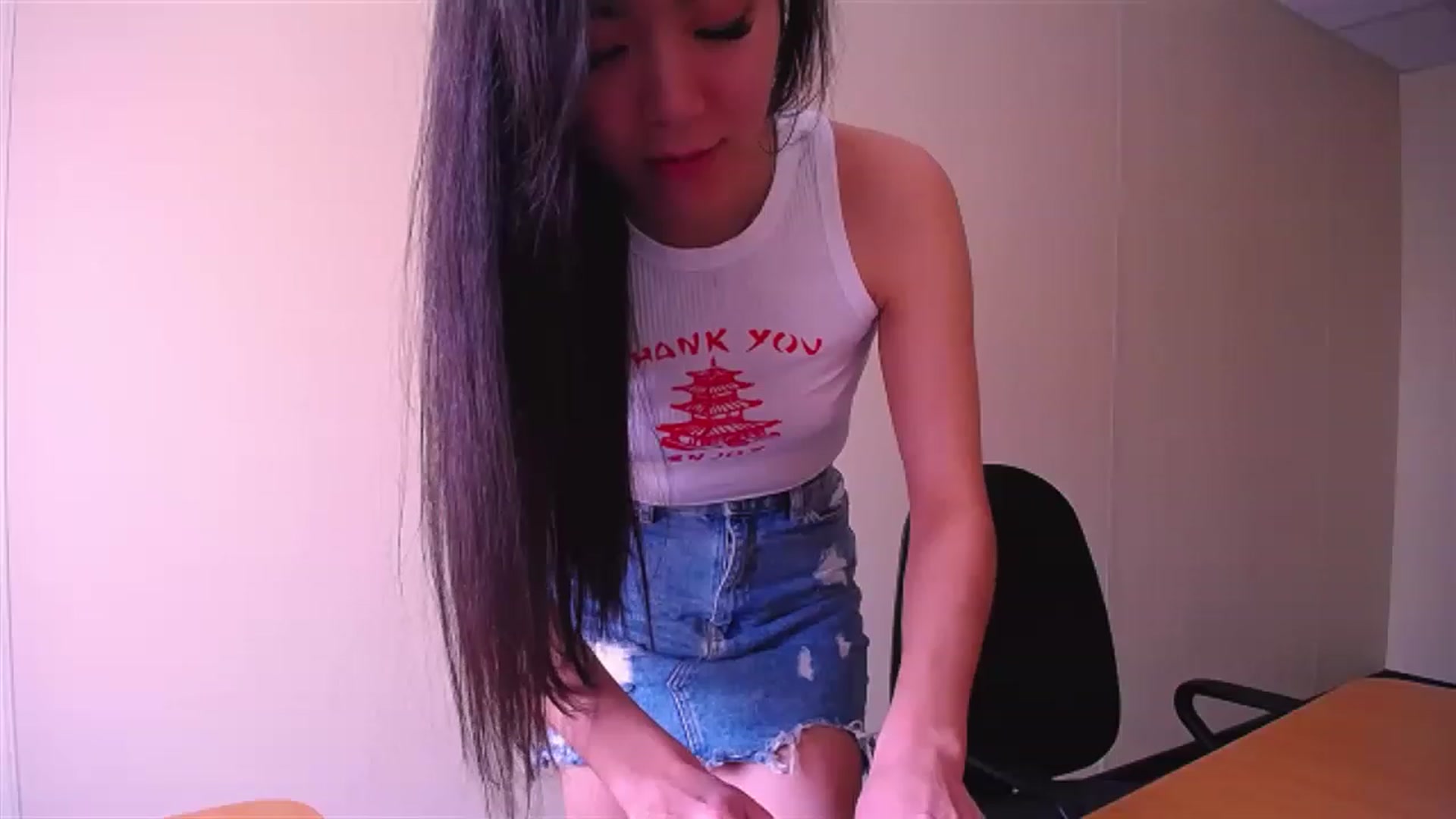 Gallery image thumbnail from AlwayssSmile's myfreecams stream on, 04/19/2023, 07:36 image 5 of 20