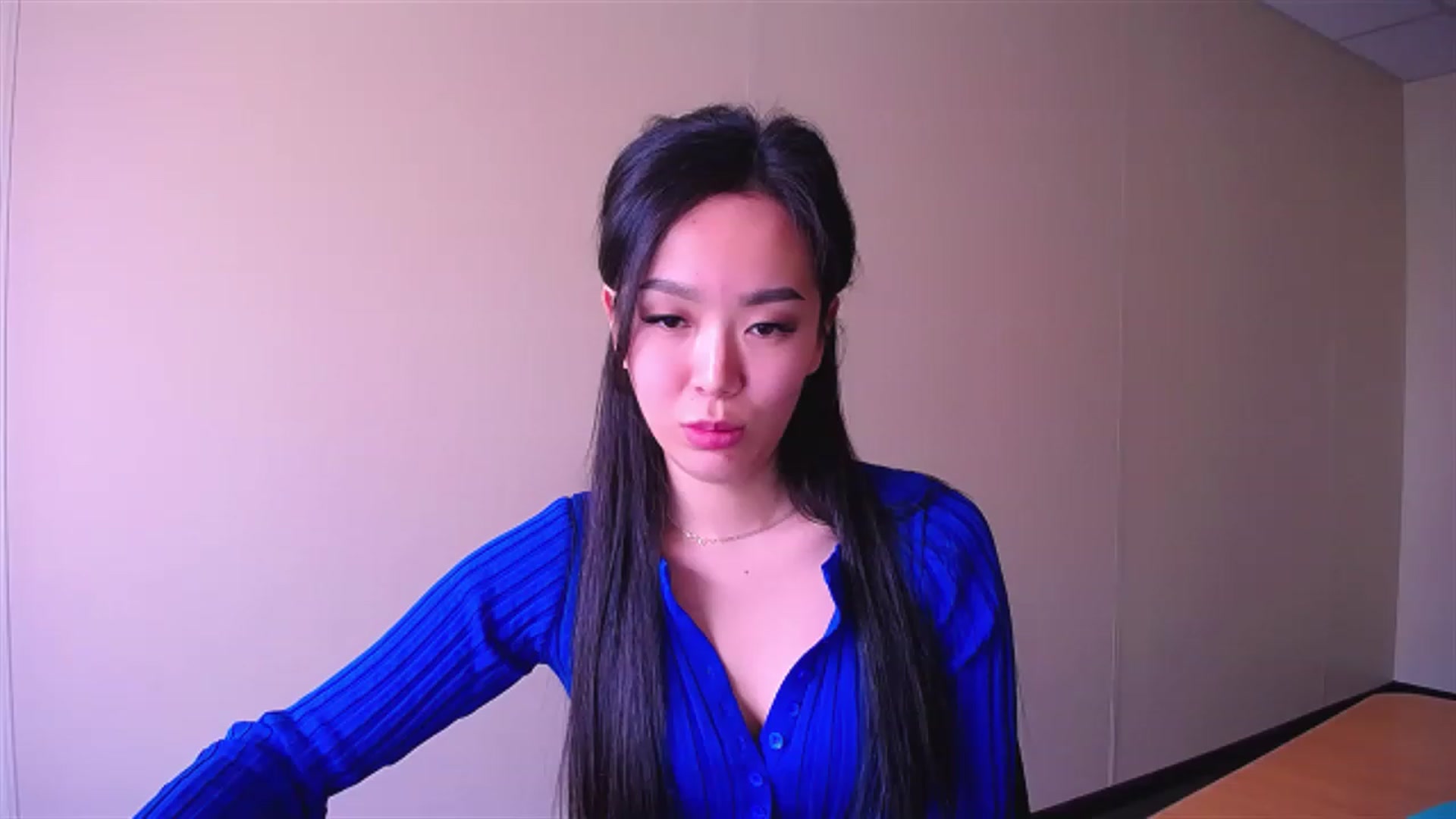 Gallery image thumbnail from AlwayssSmile's myfreecams stream on, 04/21/2023, 07:38 image 11 of 20