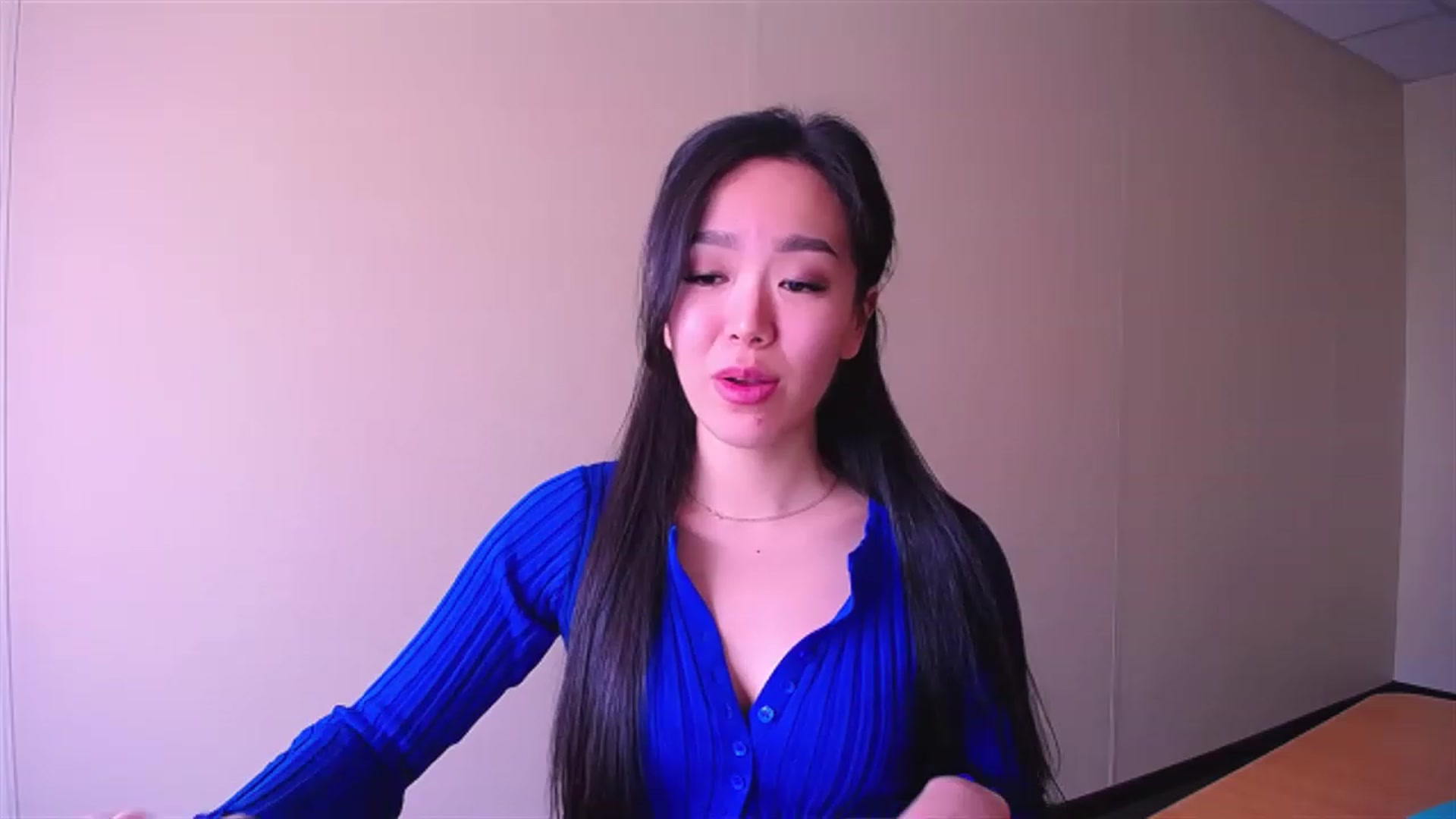 Gallery image thumbnail from AlwayssSmile's myfreecams stream on, 04/21/2023, 07:38 image 8 of 20