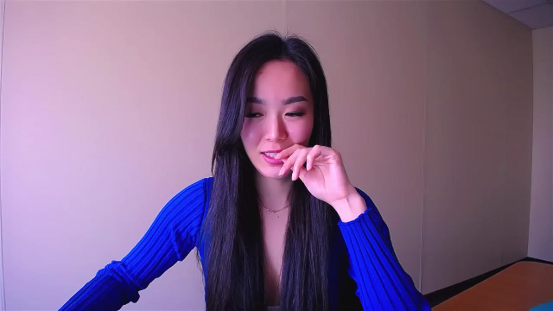 Gallery image thumbnail from AlwayssSmile's myfreecams stream on, 04/21/2023, 08:50 image 3 of 20
