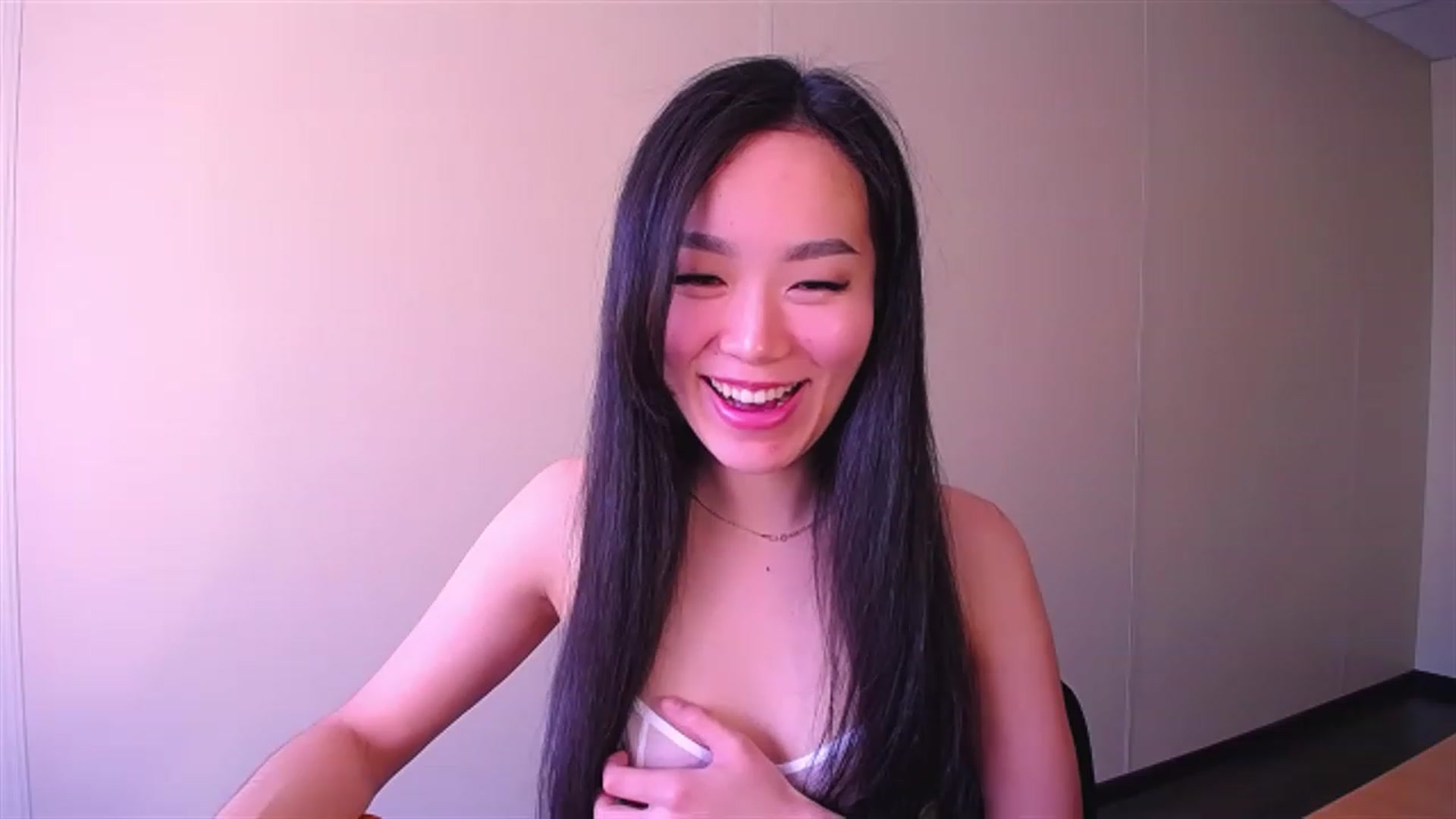 Gallery image thumbnail from AlwayssSmile's myfreecams stream on, 04/24/2023, 07:10 image 14 of 20