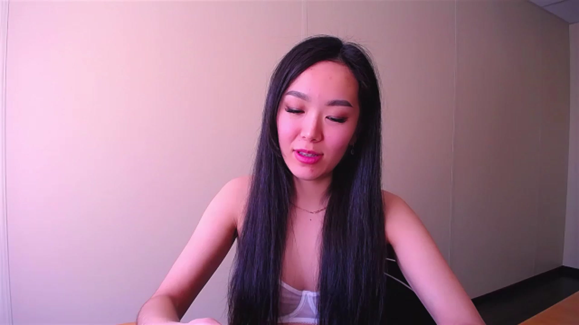 Gallery image thumbnail from AlwayssSmile's myfreecams stream on, 04/24/2023, 07:10 image 8 of 20