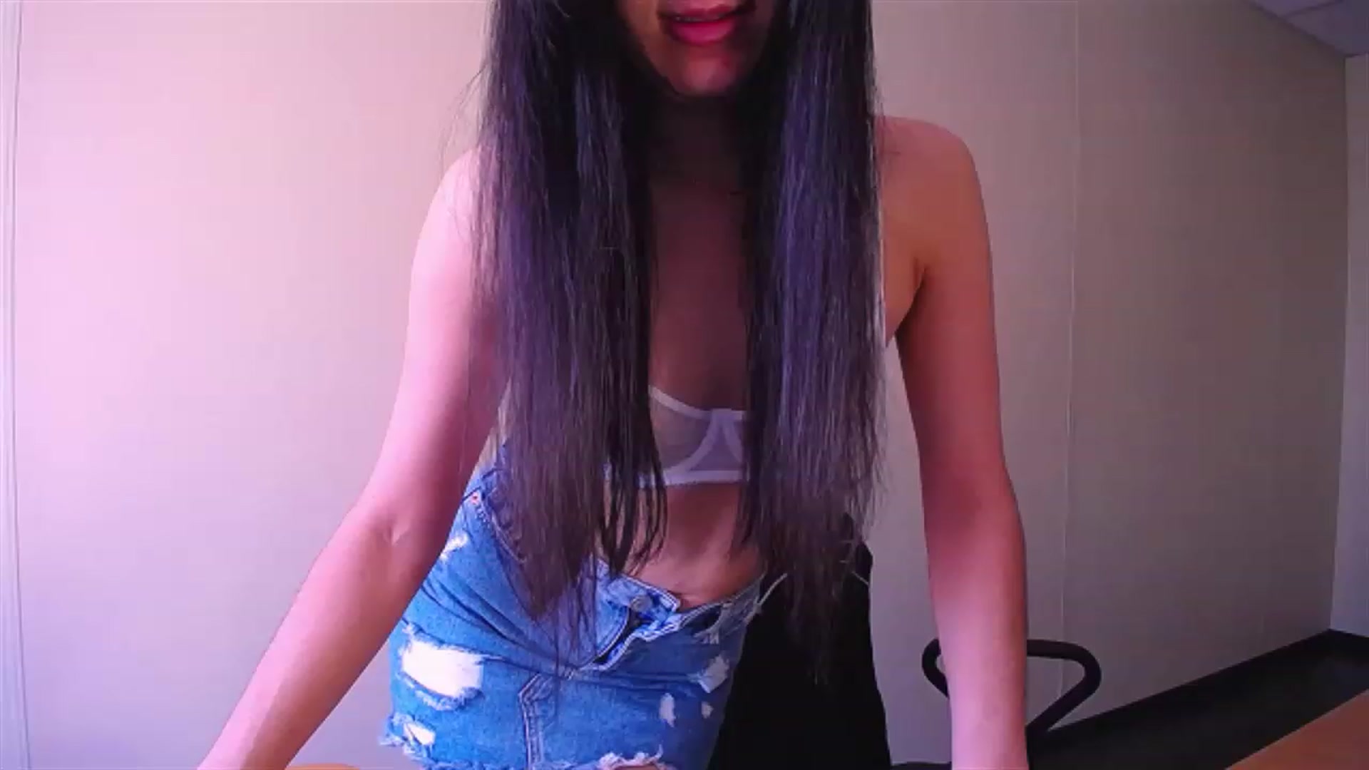 Gallery image thumbnail from AlwayssSmile's myfreecams stream on, 04/24/2023, 07:10 image 15 of 20