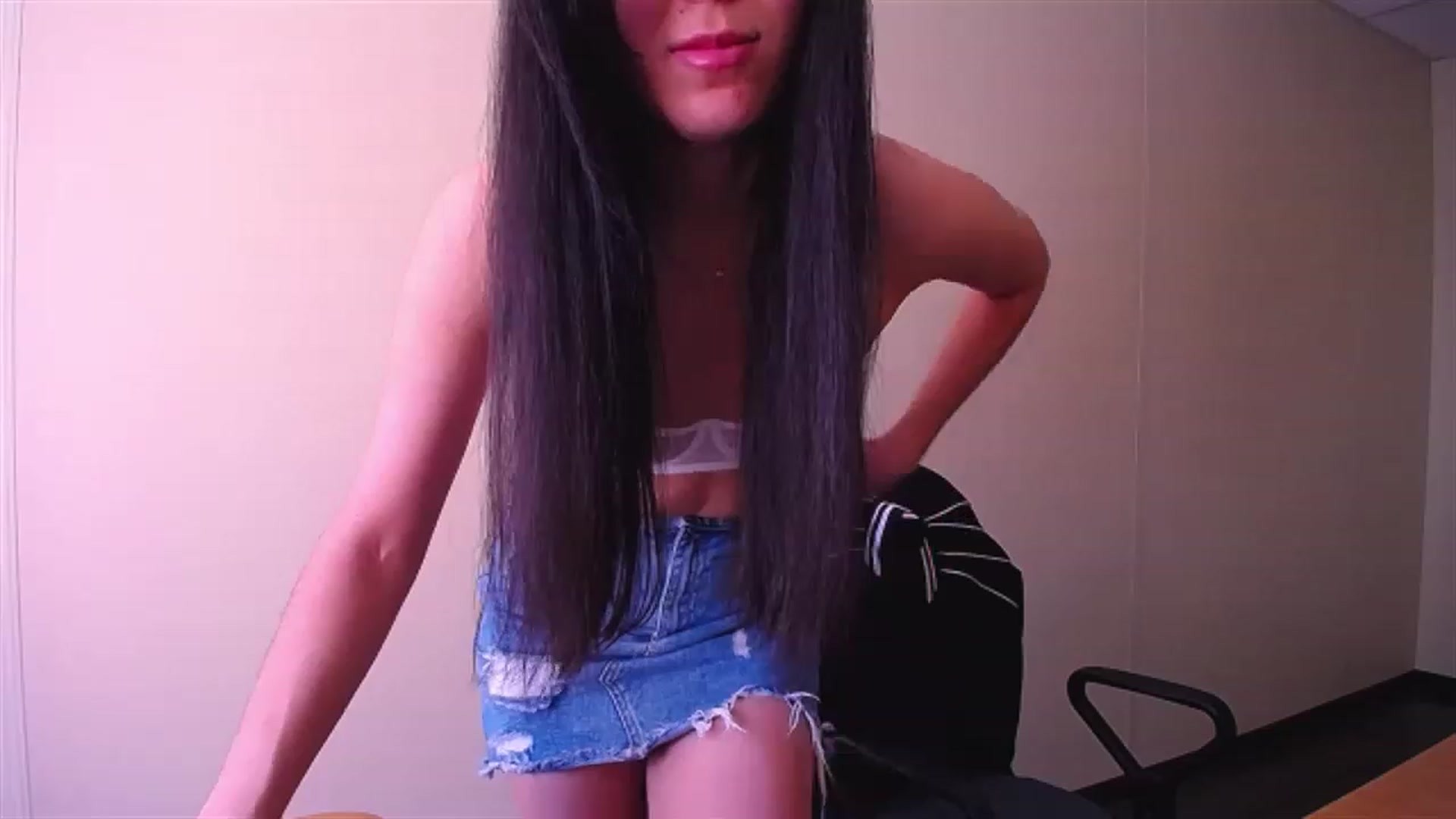 Gallery image thumbnail from AlwayssSmile's myfreecams stream on, 04/24/2023, 07:10 image 1 of 20