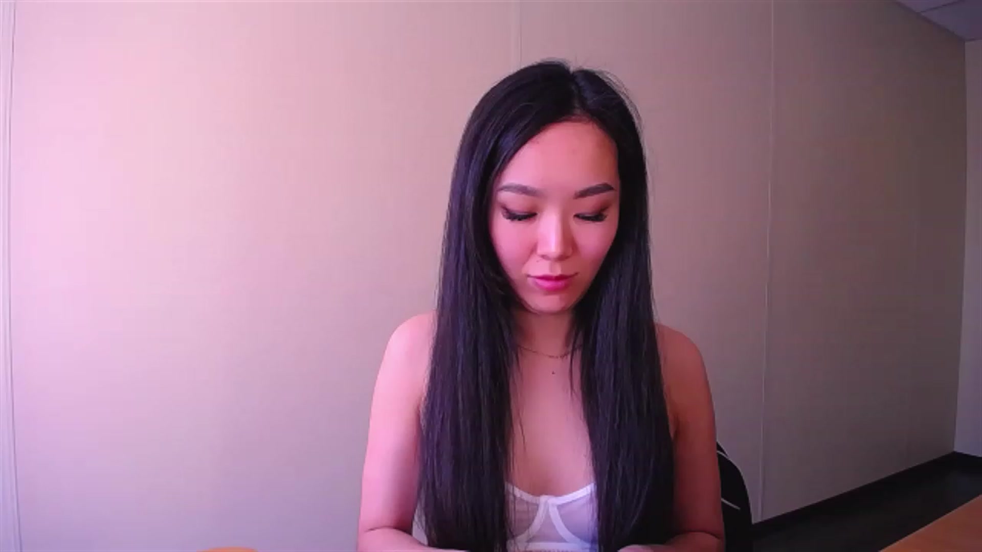 Gallery image thumbnail from AlwayssSmile's myfreecams stream on, 04/24/2023, 07:10 image 10 of 20