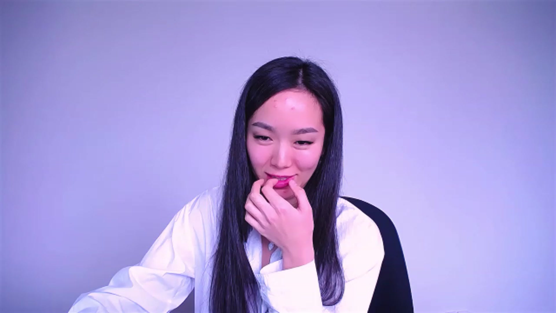 Gallery image thumbnail from AlwayssSmile's myfreecams stream on, 04/26/2023, 07:10 image 5 of 20