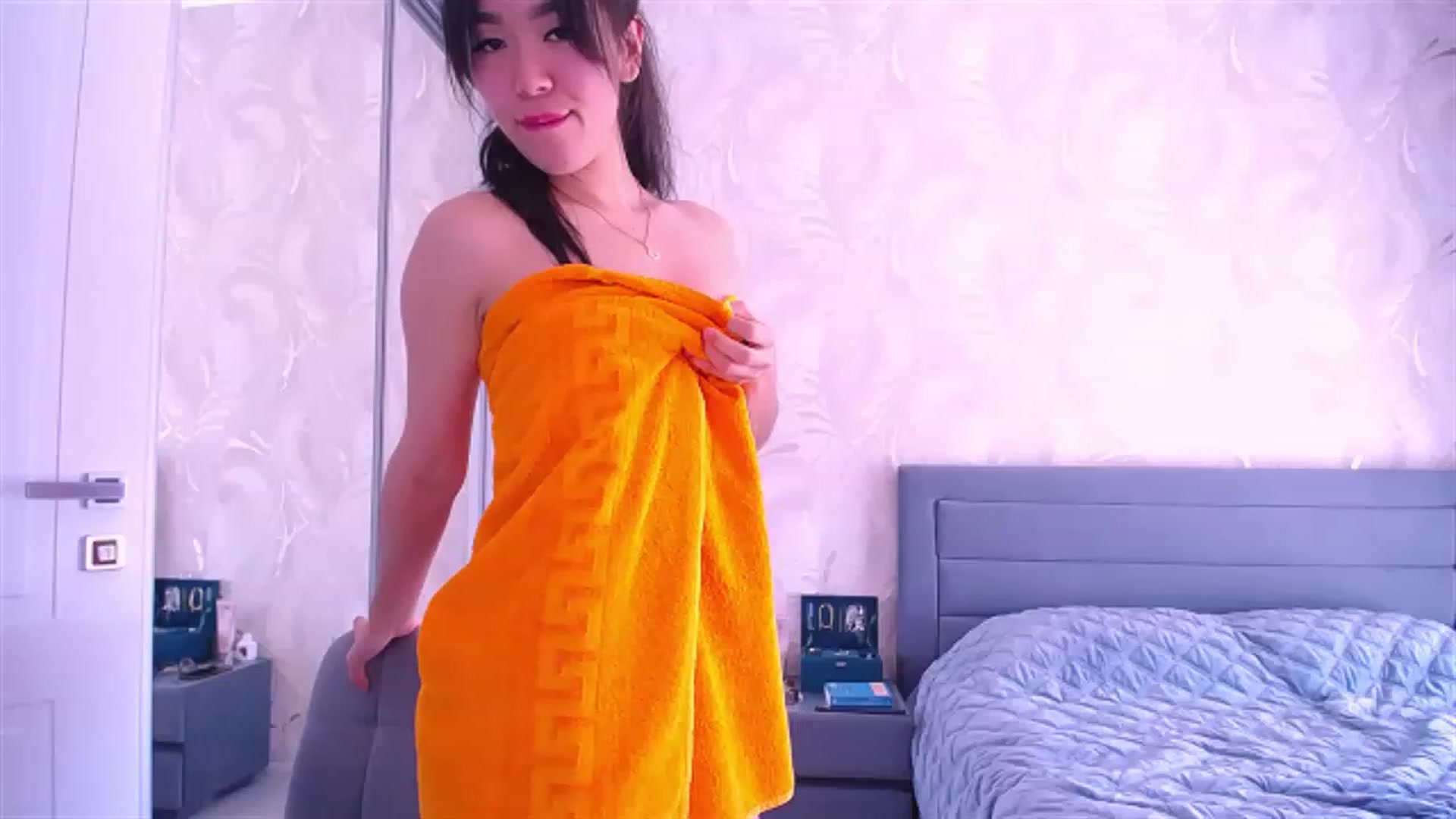 Gallery image thumbnail from AlwayssSmile's myfreecams stream on, 08/10/2023, 05:47 image 17 of 20