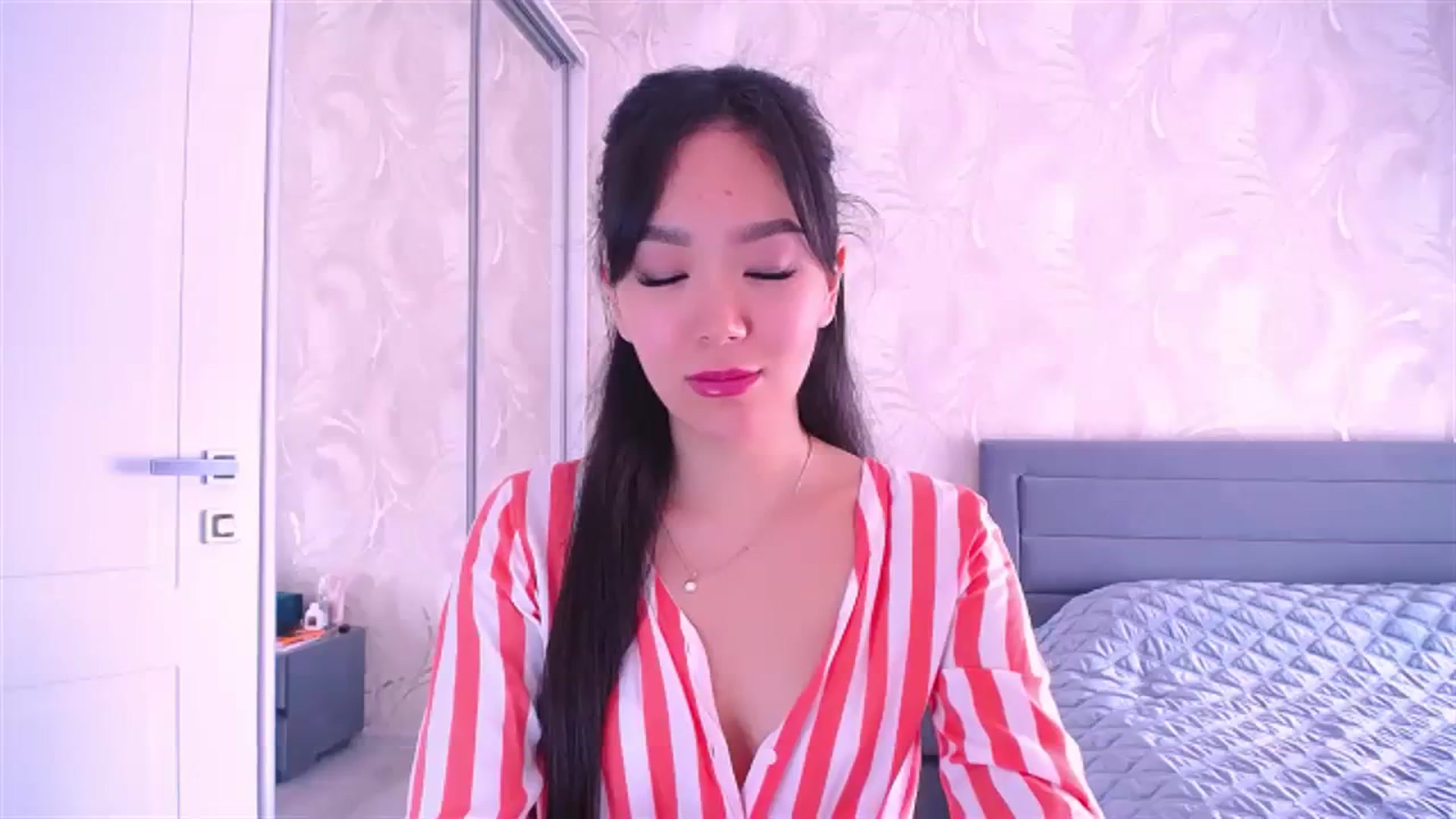 Gallery image thumbnail from AlwayssSmile's myfreecams stream on, 08/22/2023, 06:44 image 1 of 20