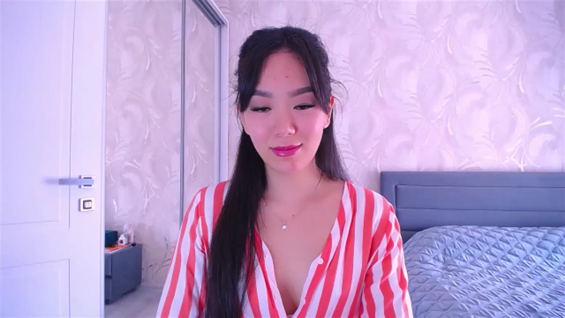 Gallery image thumbnail from AlwayssSmile's myfreecams stream on, 08/22/2023, 06:44 image 14 of 20