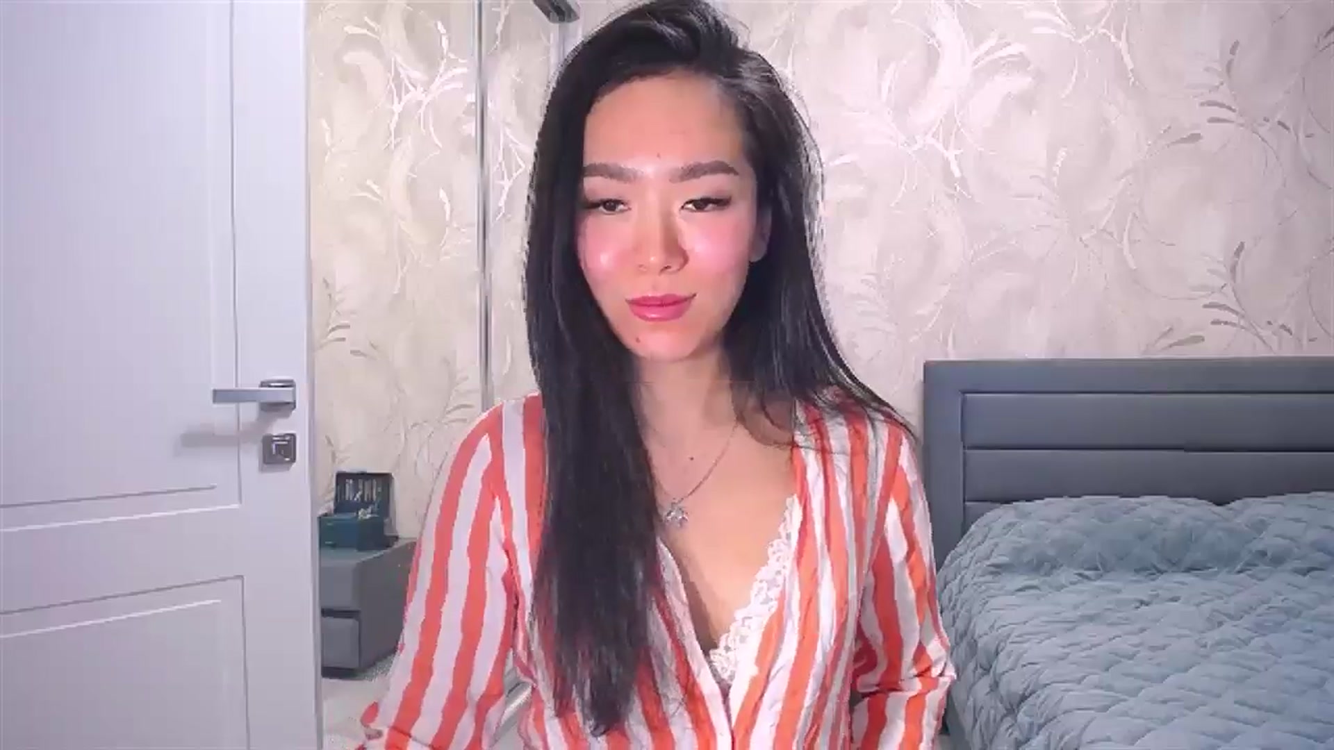 Gallery image thumbnail from AlwayssSmile's myfreecams stream on, 05/27/2024, 18:07 image 19 of 20