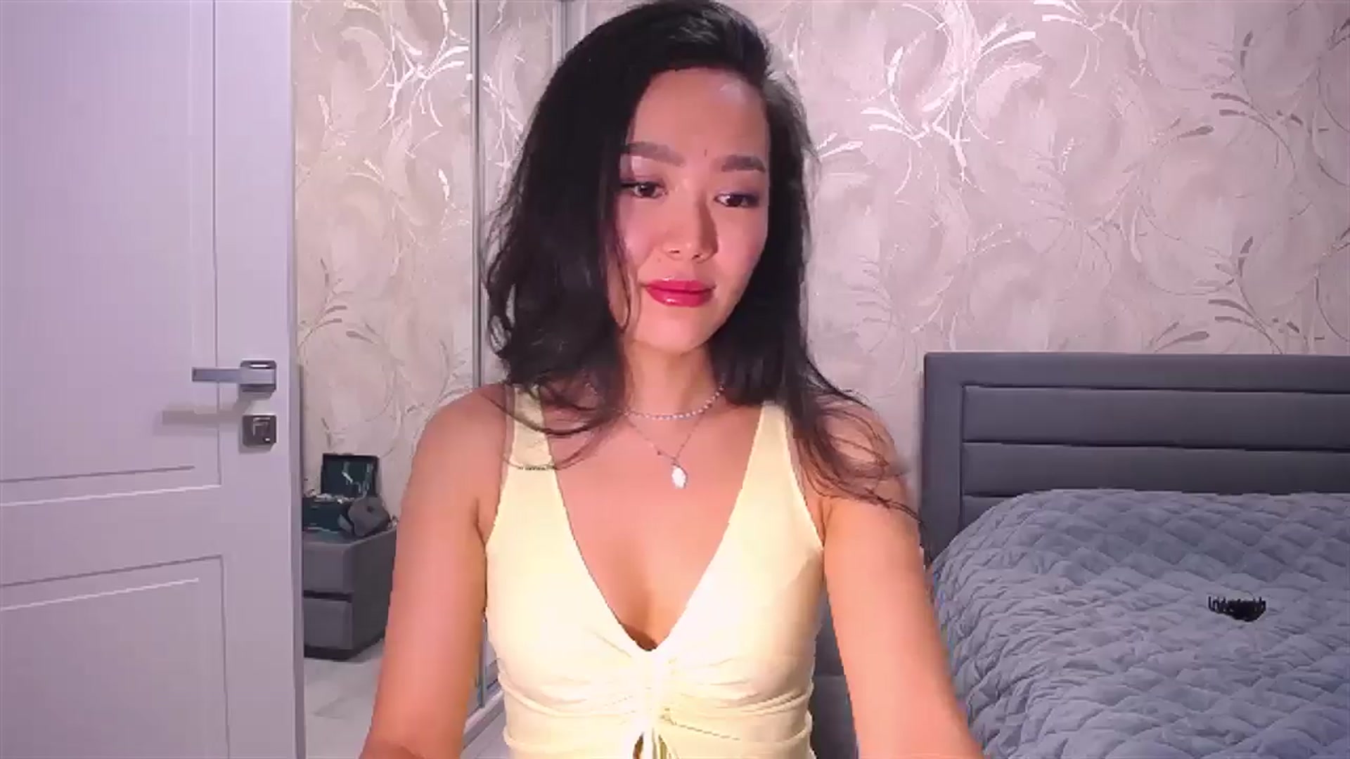 Gallery image thumbnail from AlwayssSmile's myfreecams stream on, 07/20/2024, 17:28 image 2 of 20