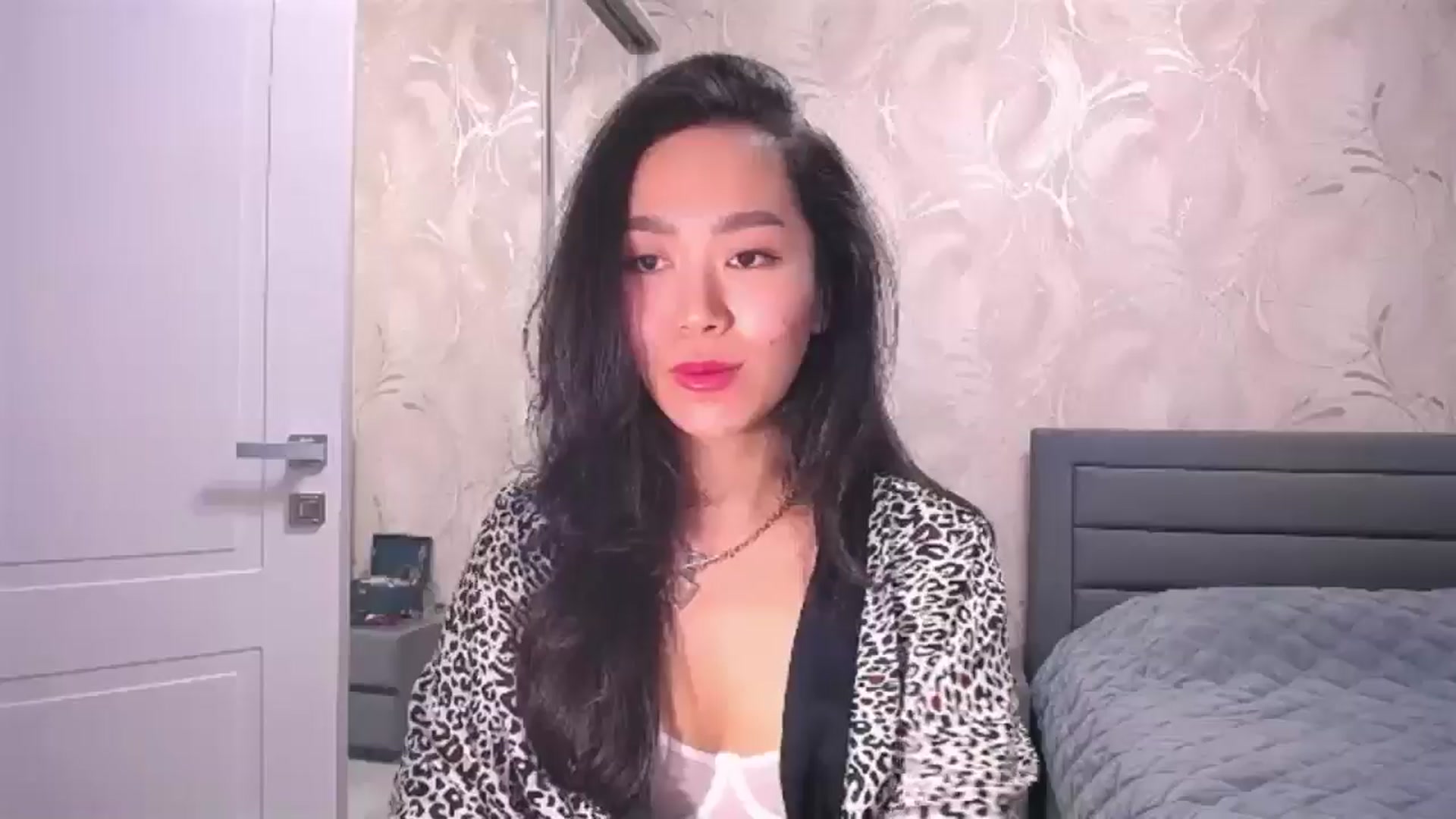 Gallery image thumbnail from AlwayssSmile's myfreecams stream on, 07/23/2024, 17:21 image 12 of 20