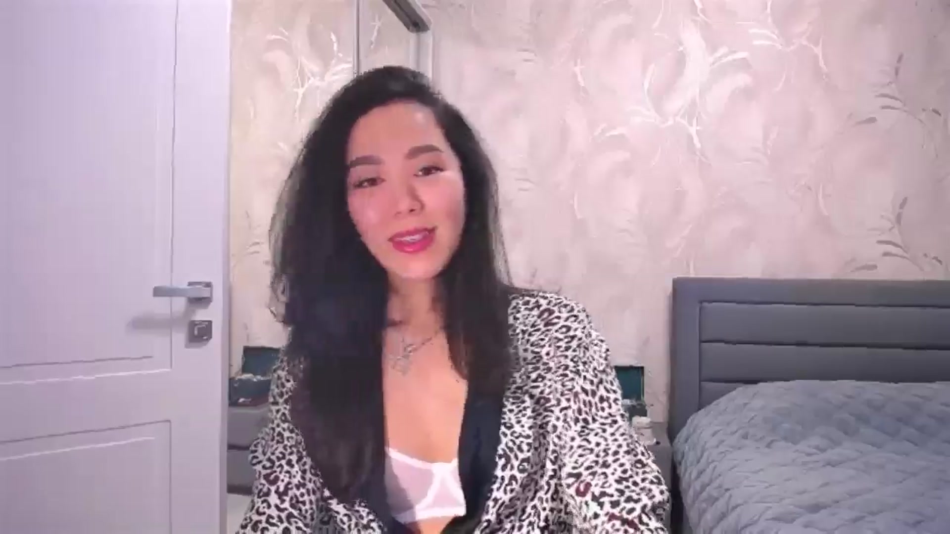 Gallery image thumbnail from AlwayssSmile's myfreecams stream on, 07/23/2024, 17:21 image 7 of 20