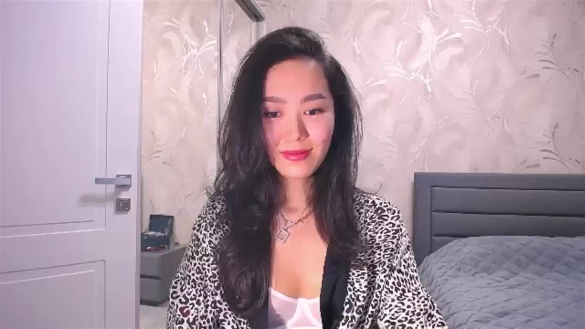 Gallery image thumbnail from AlwayssSmile's myfreecams stream on, 07/23/2024, 17:21 image 8 of 20