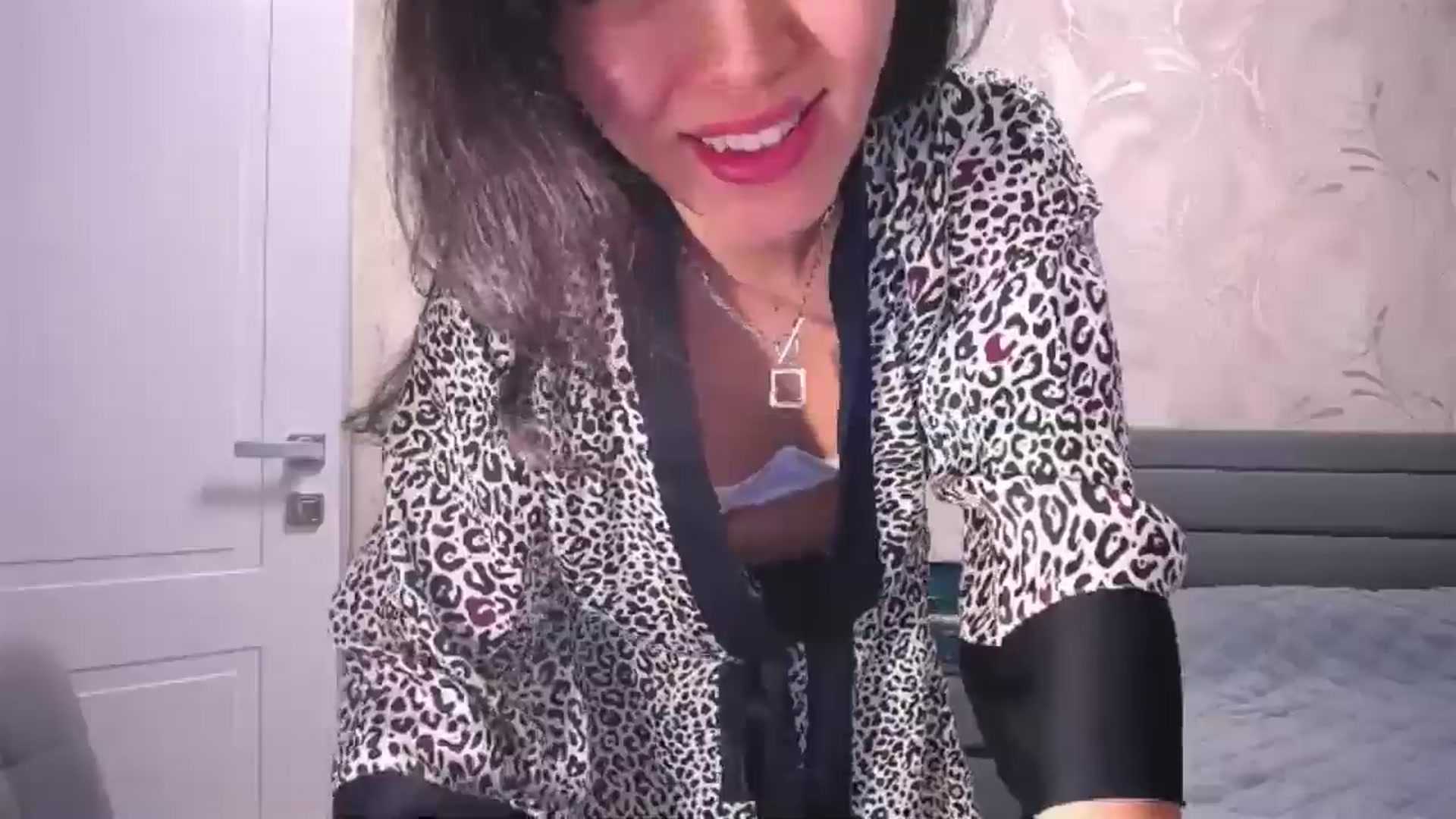 Gallery image thumbnail from AlwayssSmile's myfreecams stream on, 07/23/2024, 18:32 image 10 of 20