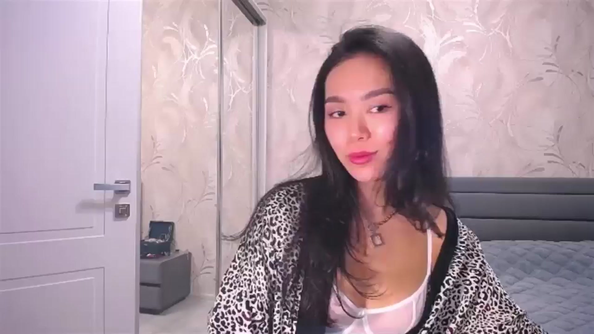 Gallery image thumbnail from AlwayssSmile's myfreecams stream on, 07/23/2024, 19:42 image 4 of 20