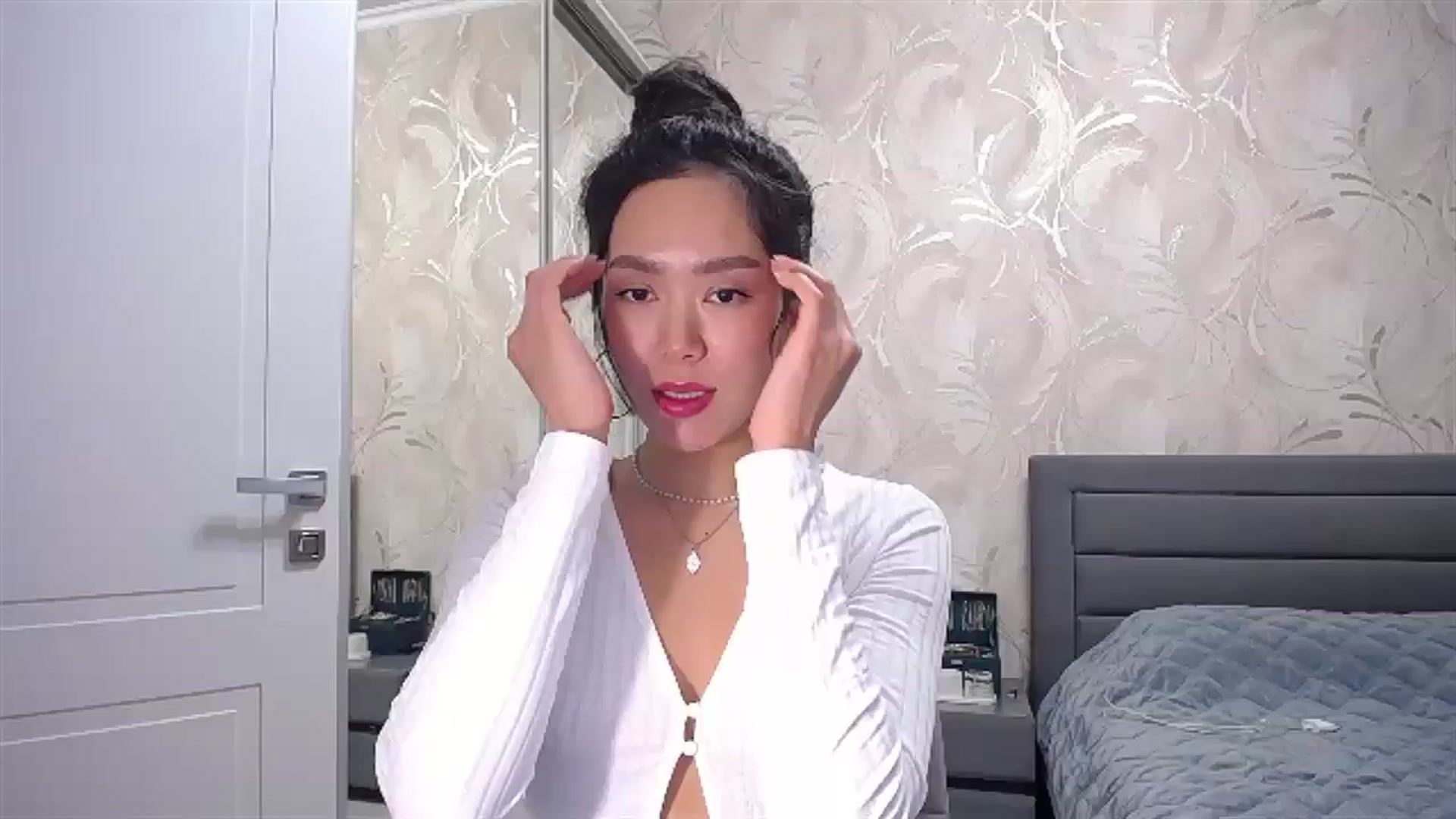 Gallery image thumbnail from AlwayssSmile's myfreecams stream on, 08/11/2024, 17:31 image 1 of 20