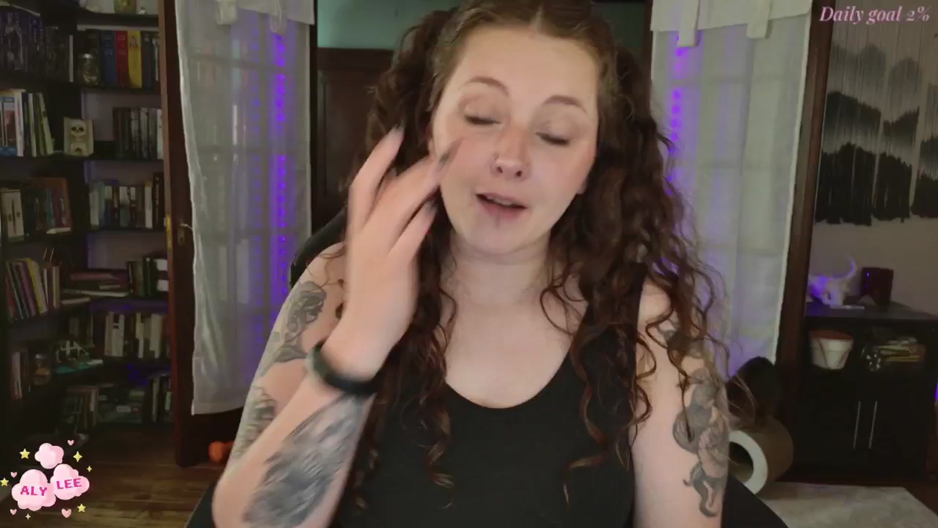 Gallery image thumbnail from AlyLee_'s myfreecams stream on, 06/15/2025, 15:17 image 7 of 20