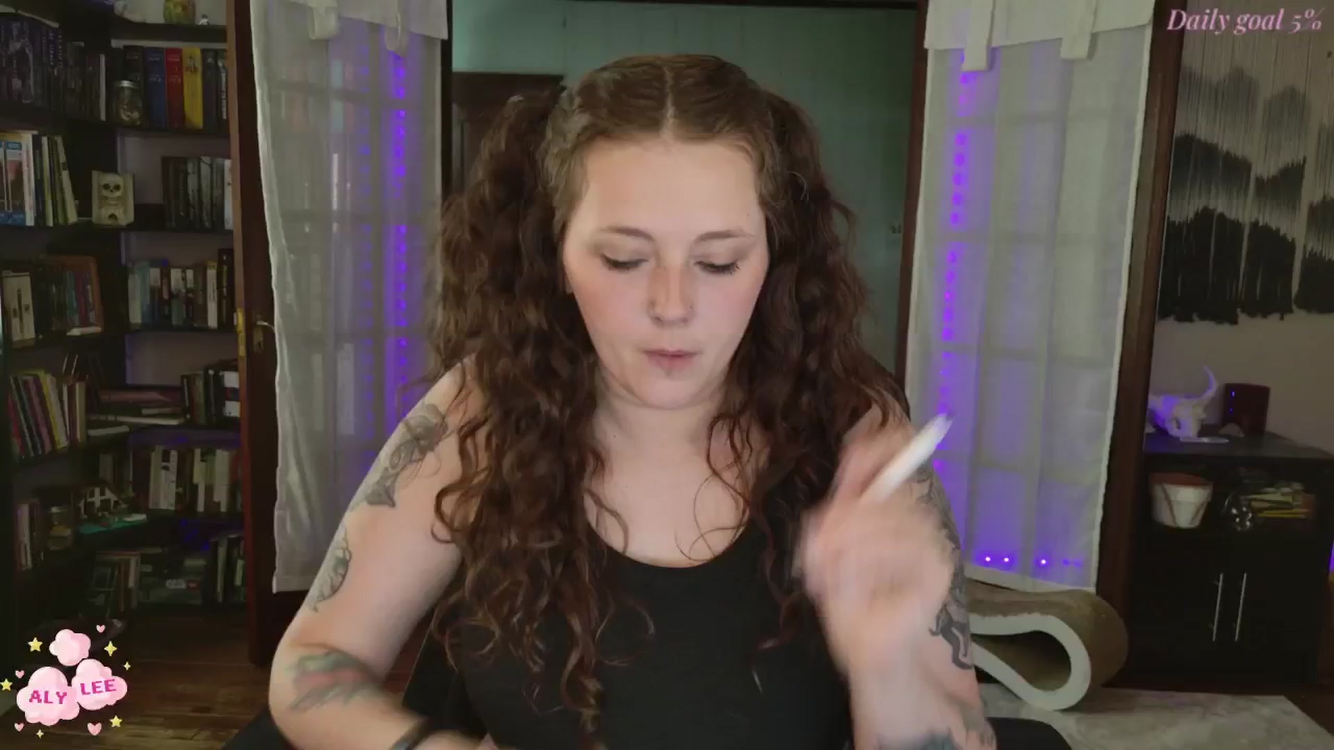 Gallery image thumbnail from AlyLee_'s myfreecams stream on, 06/15/2025, 15:17 image 16 of 20