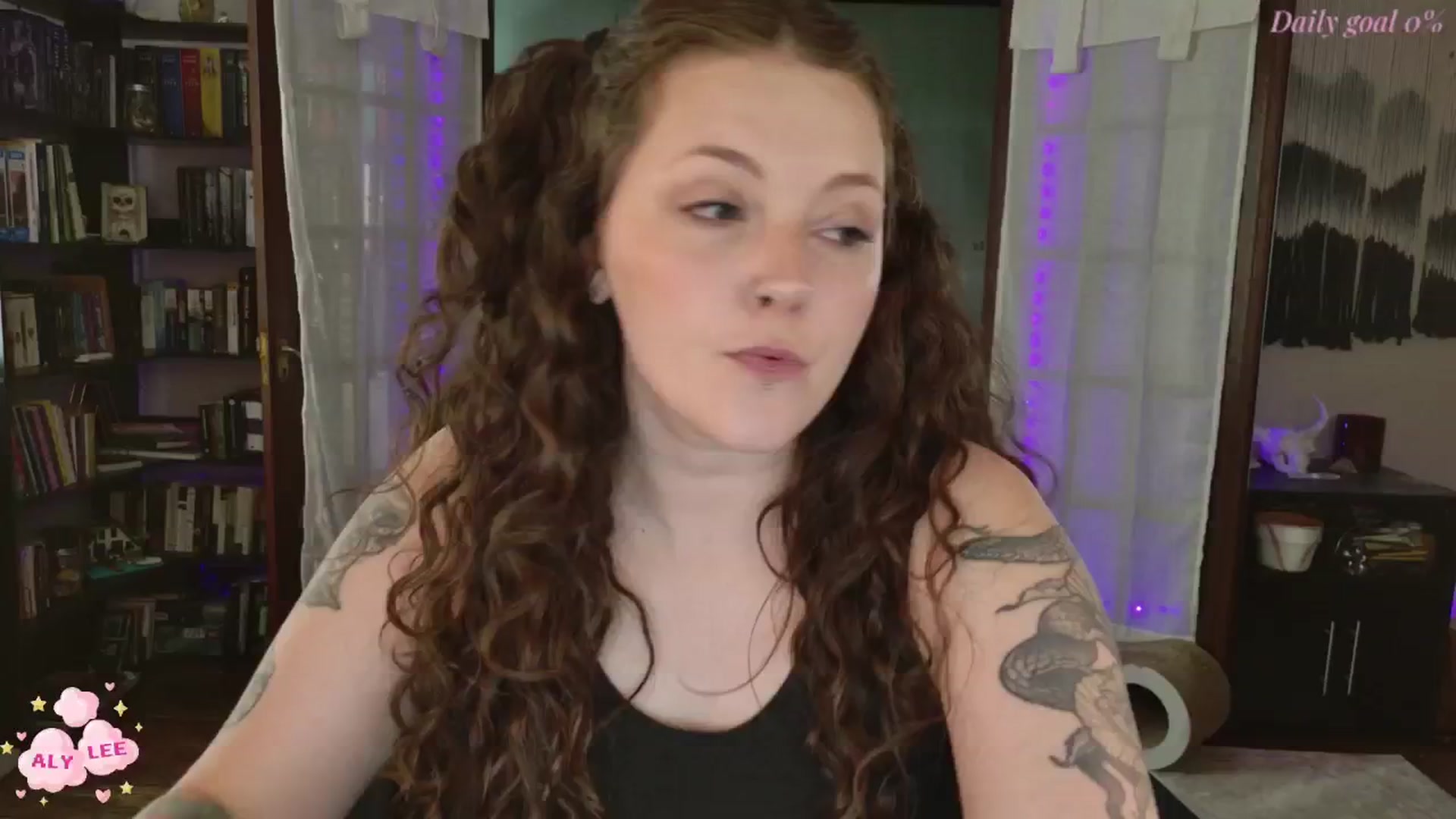 Gallery image thumbnail from AlyLee_'s myfreecams stream on, 06/15/2025, 15:17 image 4 of 20