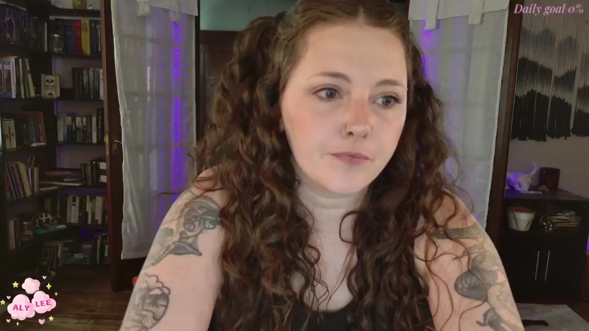 Gallery image thumbnail from AlyLee_'s myfreecams stream on, 06/15/2025, 15:17 image 3 of 20