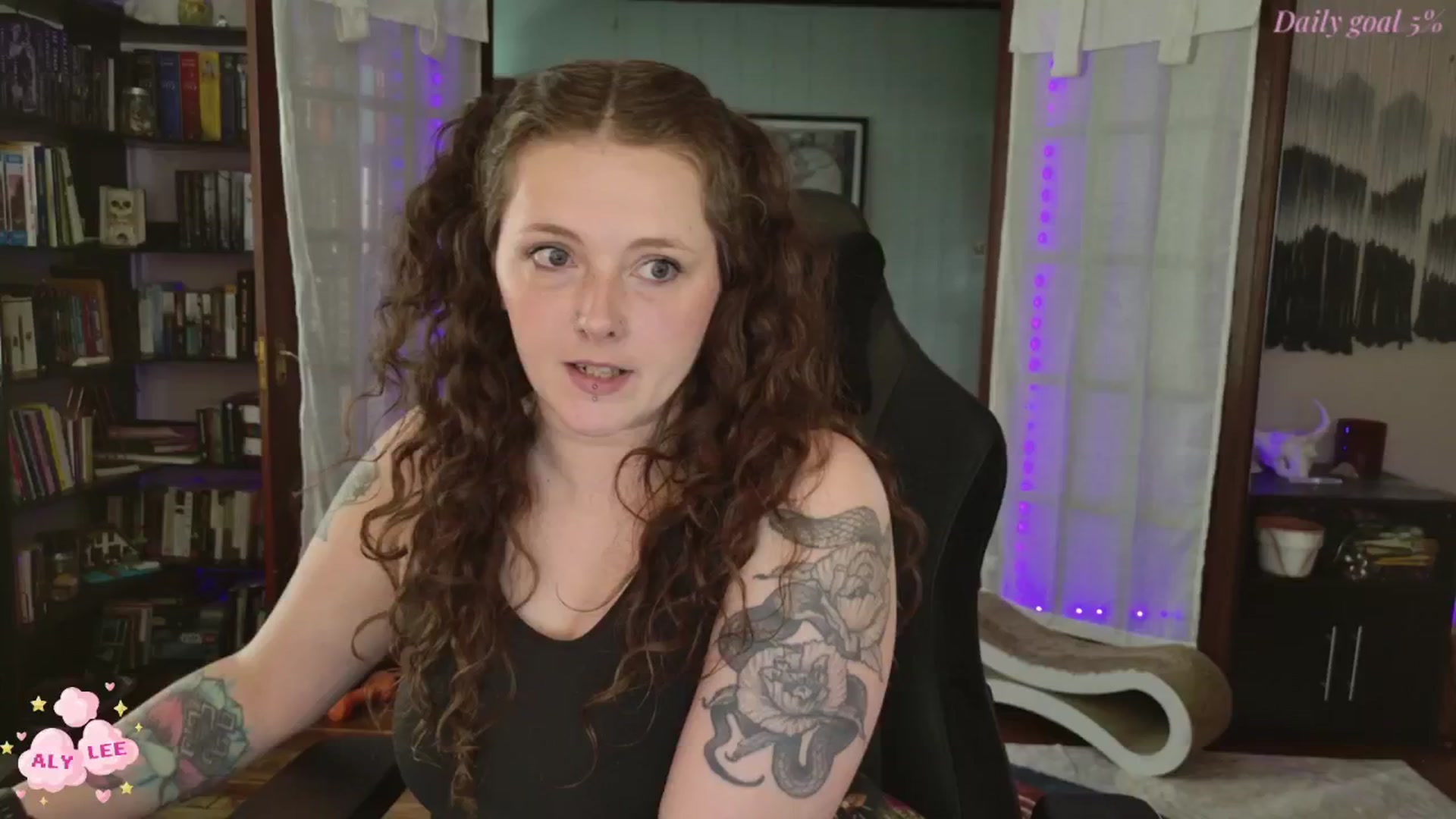 Gallery image thumbnail from AlyLee_'s myfreecams stream on, 06/15/2025, 15:17 image 18 of 20