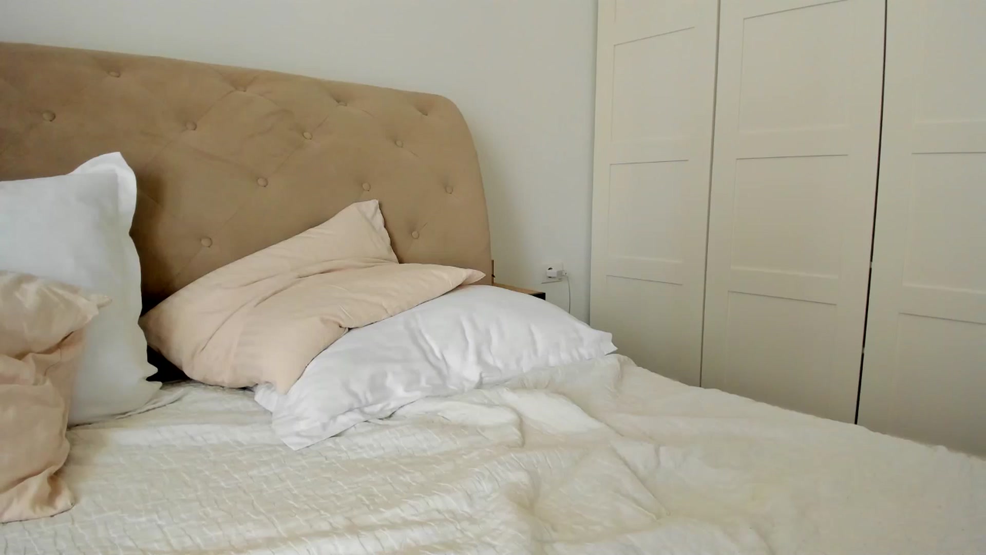 Gallery image thumbnail from AlyMiss's myfreecams stream on, 03/31/2025, 10:59 image 13 of 20
