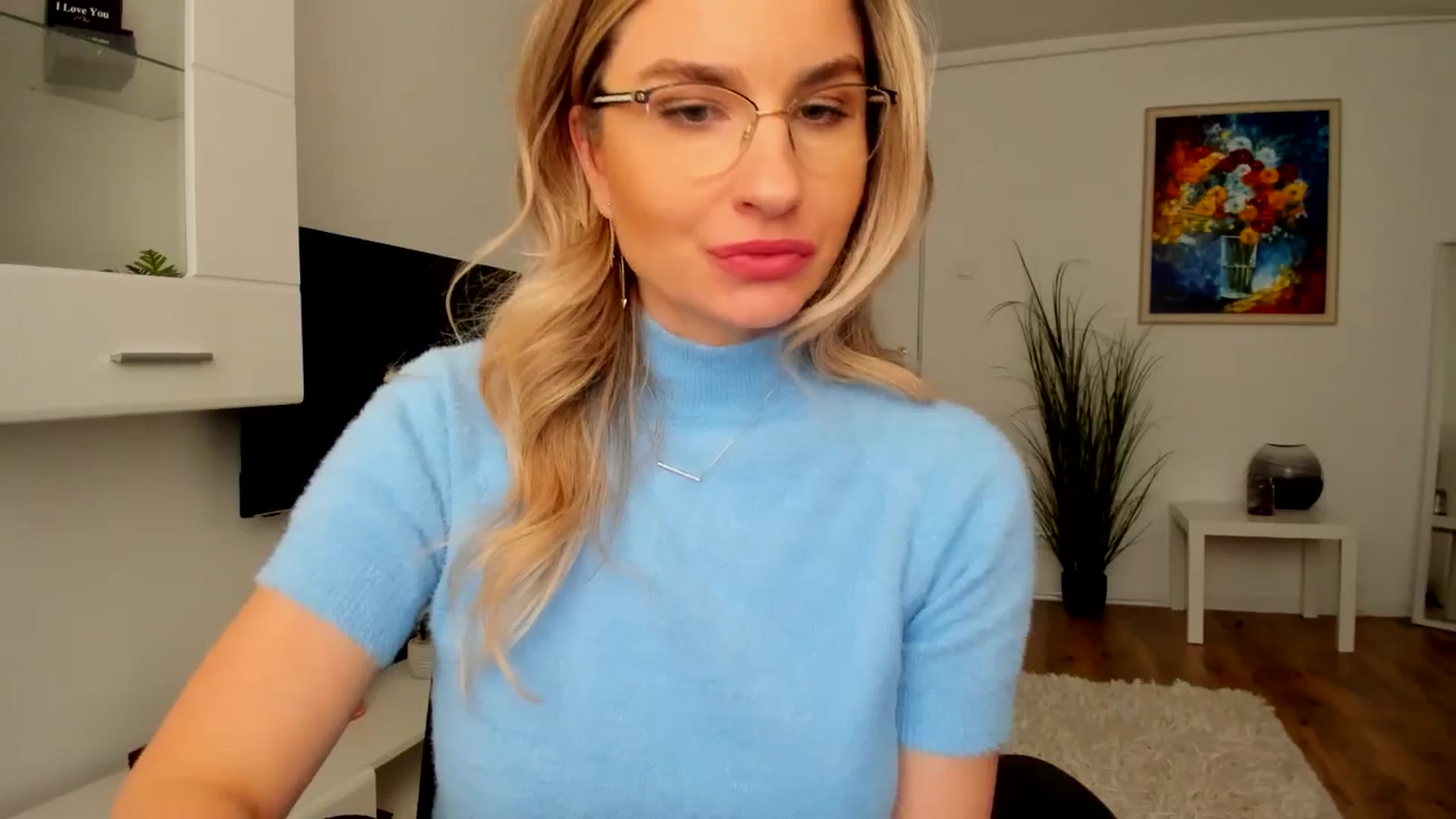 Gallery image thumbnail from AlyMiss's myfreecams stream on, 04/01/2025, 13:14 image 17 of 20