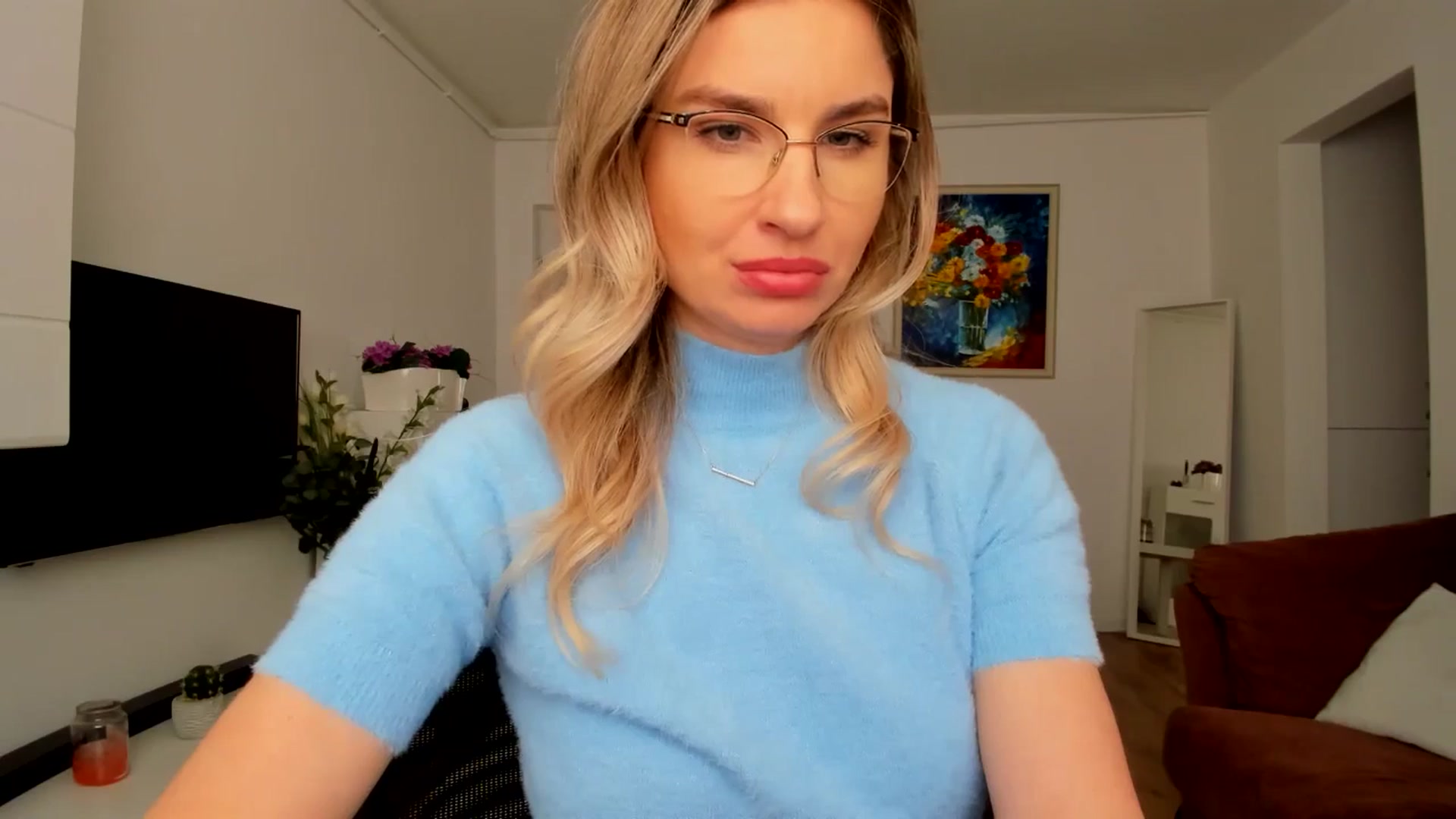 Gallery image thumbnail from AlyMiss's myfreecams stream on, 04/01/2025, 13:14 image 9 of 20