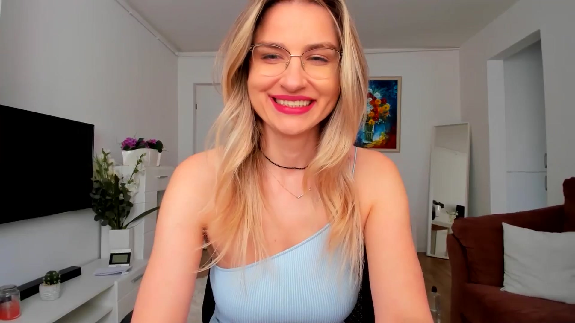 Gallery image thumbnail from AlyMiss's myfreecams stream on, 04/15/2025, 13:27 image 7 of 20