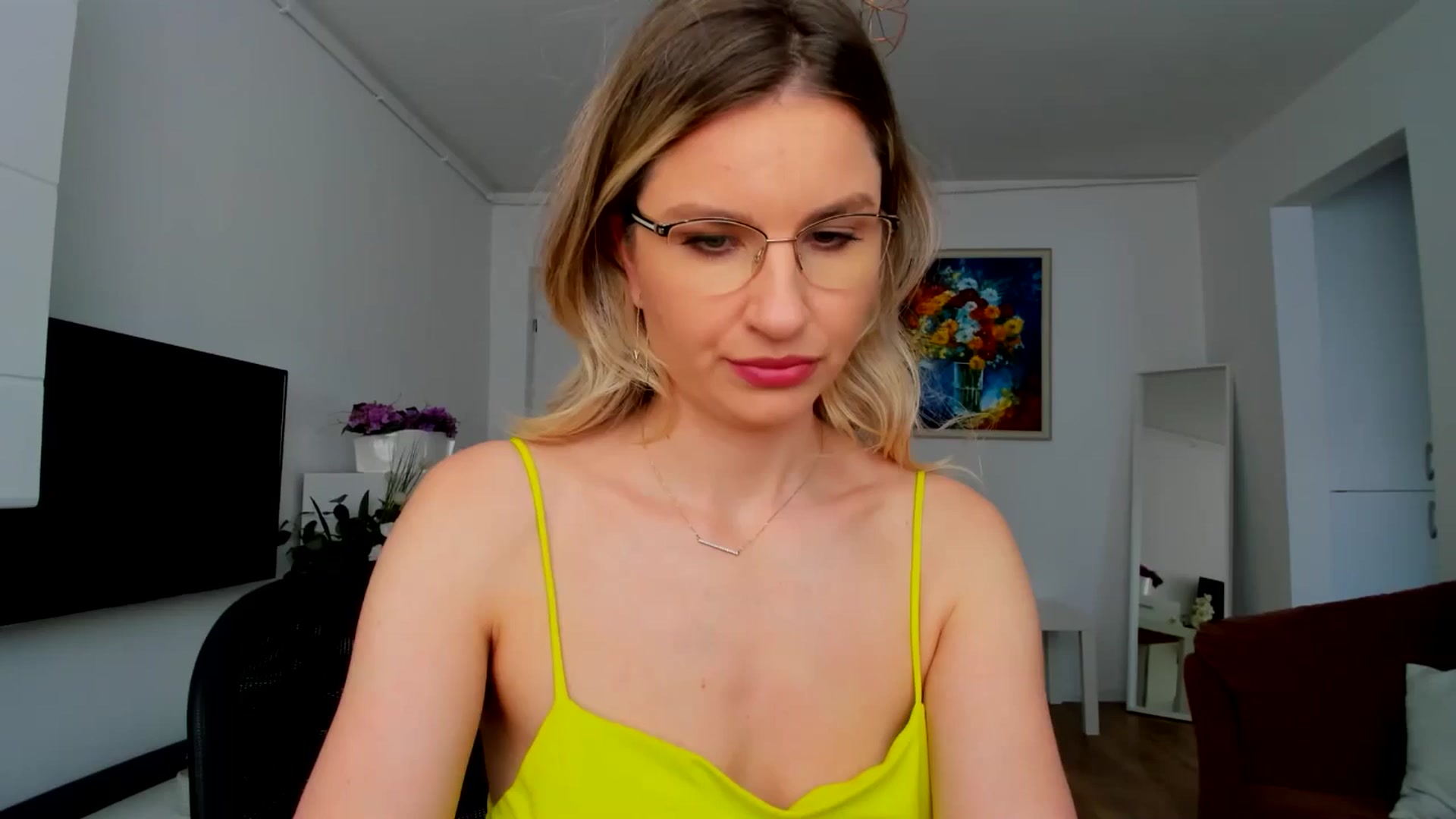 Gallery image thumbnail from AlyMiss's myfreecams stream on, 04/29/2025, 11:52 image 8 of 20