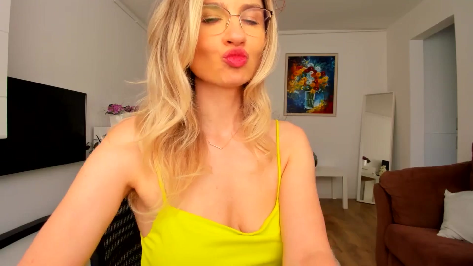 Gallery image thumbnail from AlyMiss's myfreecams stream on, 04/29/2025, 12:34 image 19 of 20