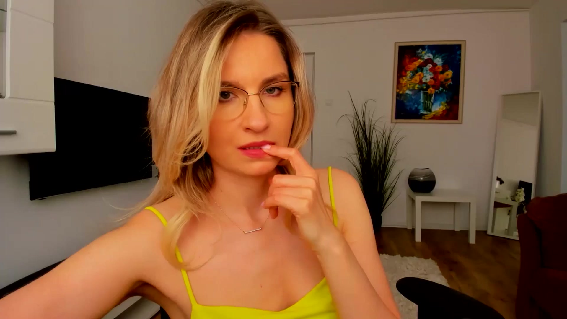 Gallery image thumbnail from AlyMiss's myfreecams stream on, 04/29/2025, 12:34 image 8 of 20