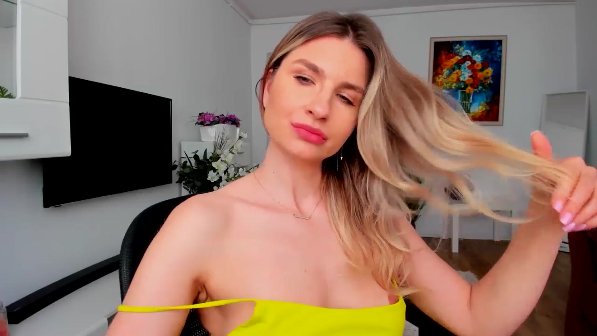 Gallery image thumbnail from AlyMiss's myfreecams stream on, 04/29/2025, 13:37 image 4 of 20