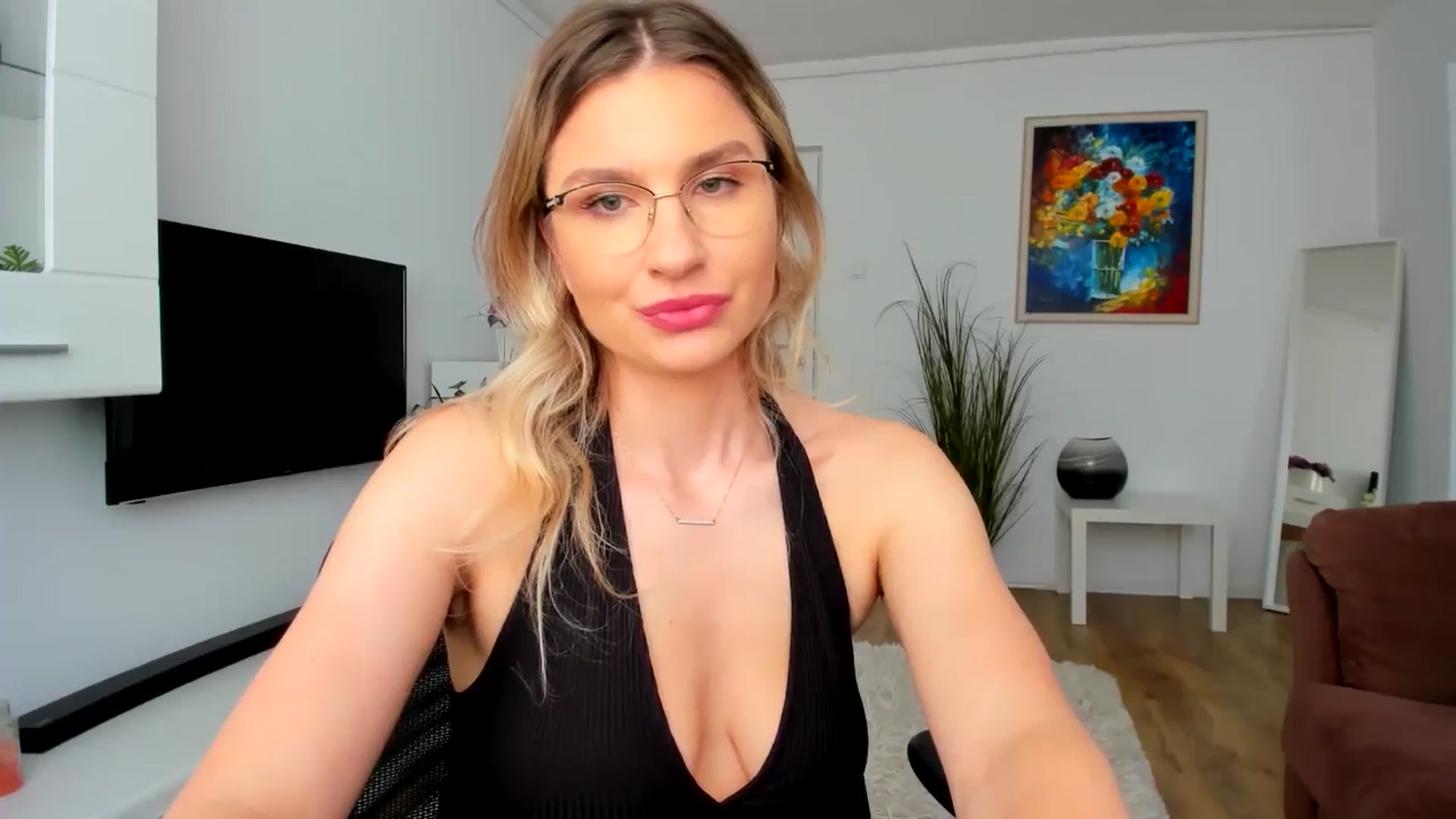Gallery image thumbnail from AlyMiss's myfreecams stream on, 05/05/2025, 12:31 image 3 of 20