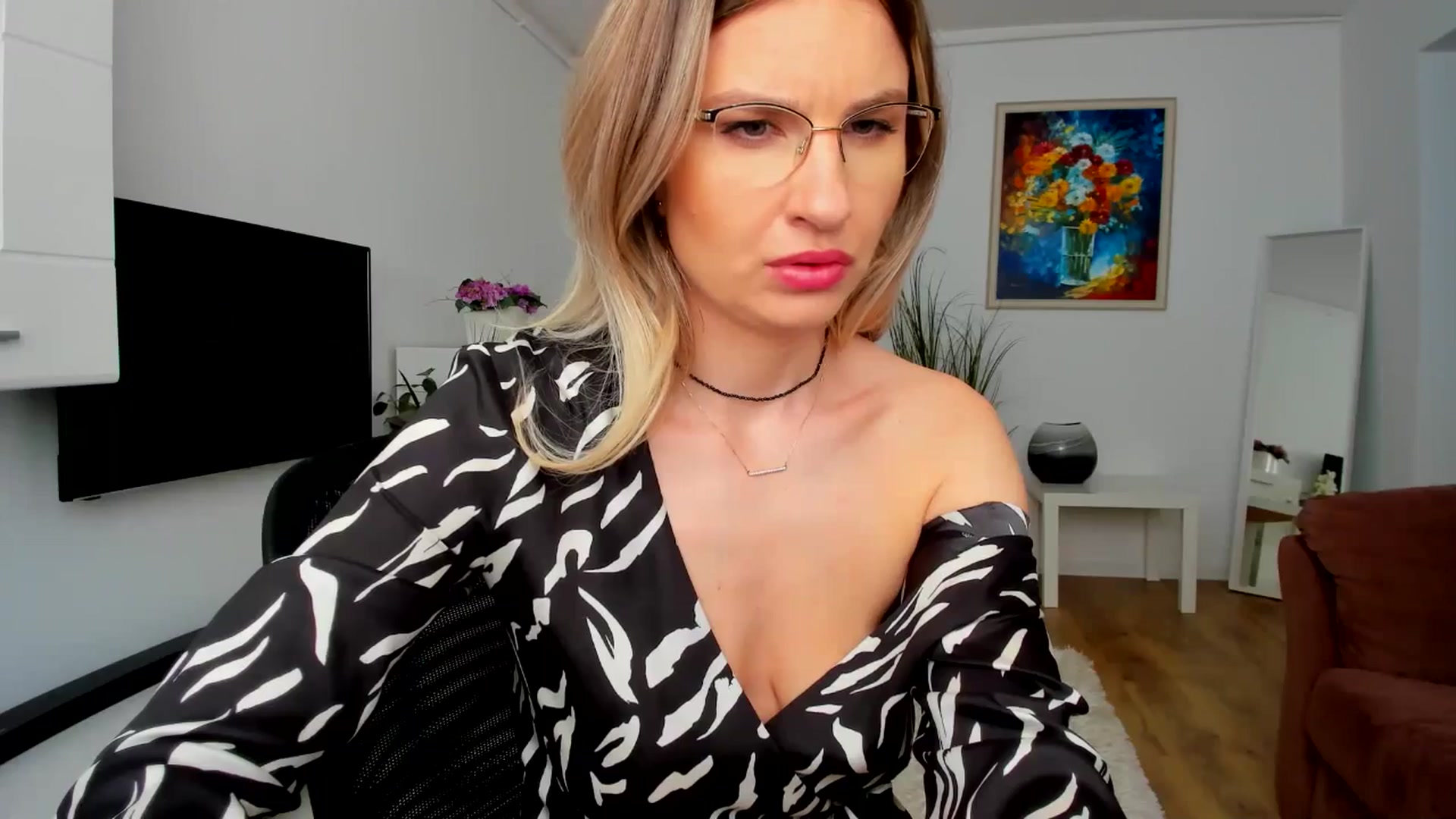 Gallery image thumbnail from AlyMiss's myfreecams stream on, 05/06/2025, 09:50 image 5 of 20