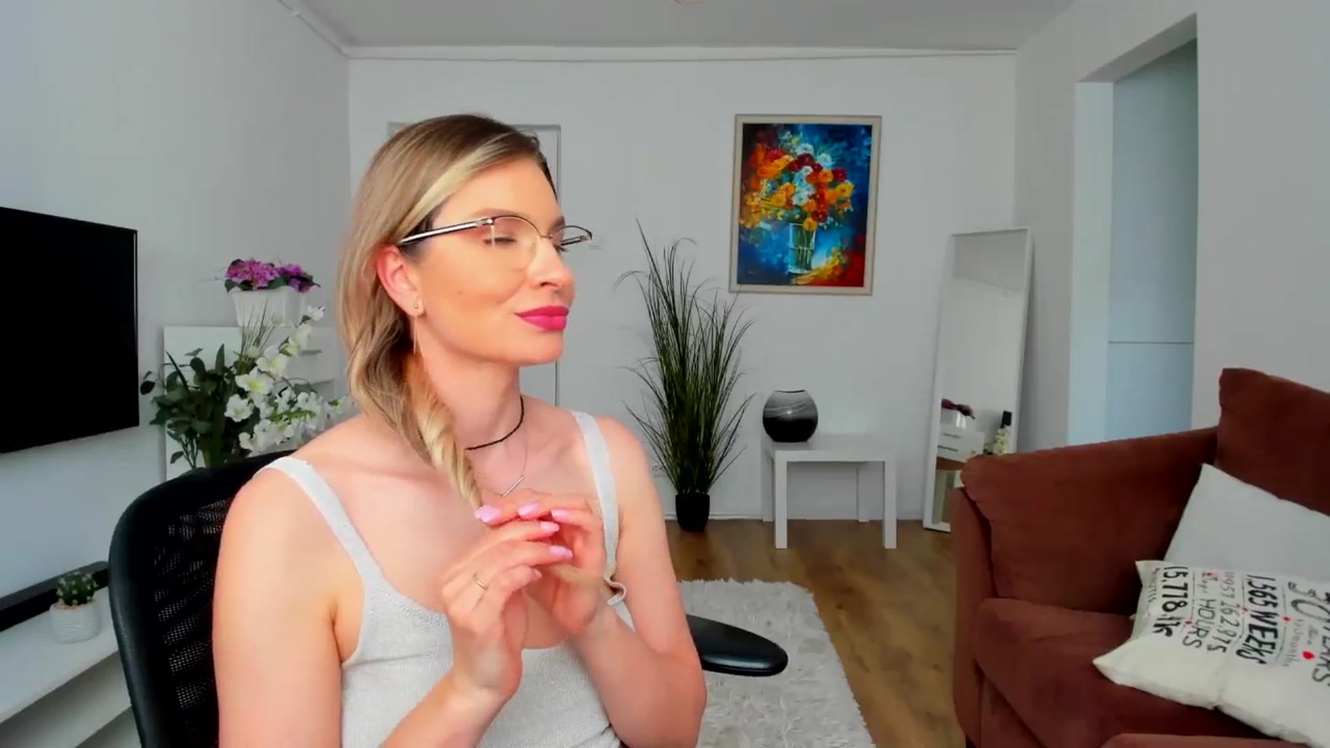 Gallery image thumbnail from AlyMiss's myfreecams stream on, 05/07/2025, 12:27 image 17 of 20