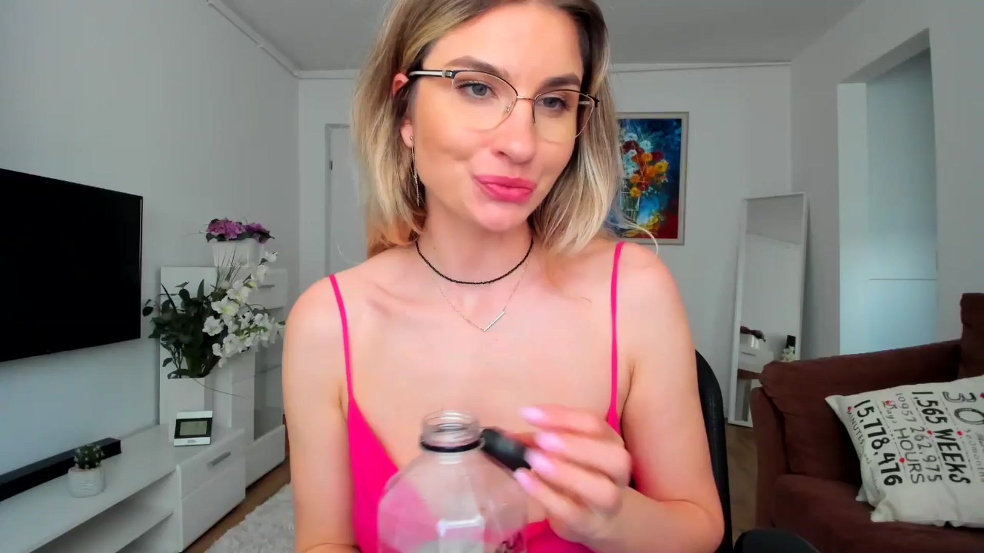 Gallery image thumbnail from AlyMiss's myfreecams stream on, 05/09/2025, 12:48 image 1 of 20