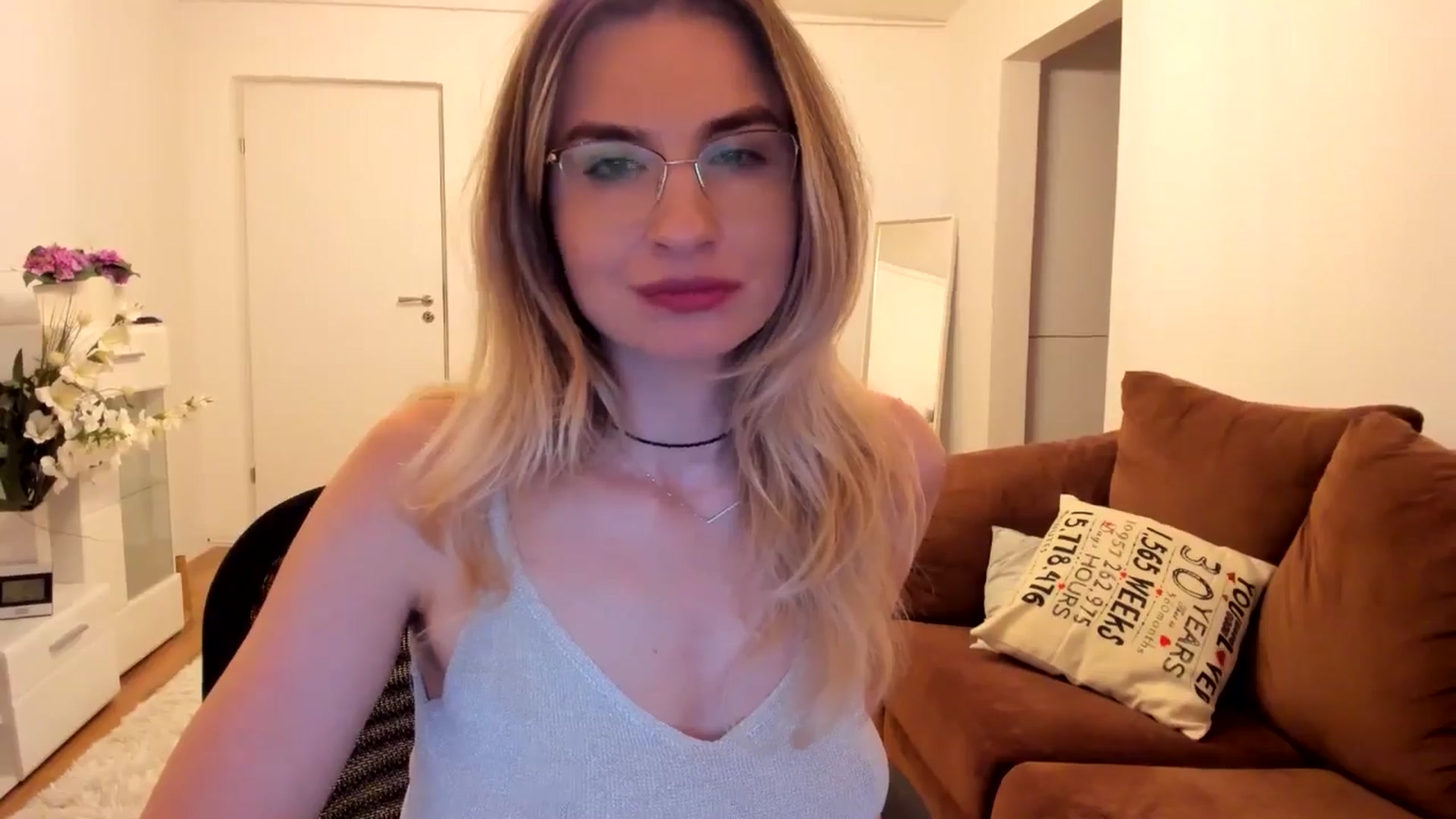 Gallery image thumbnail from AlyMiss's myfreecams stream on, 05/10/2025, 18:35 image 15 of 20