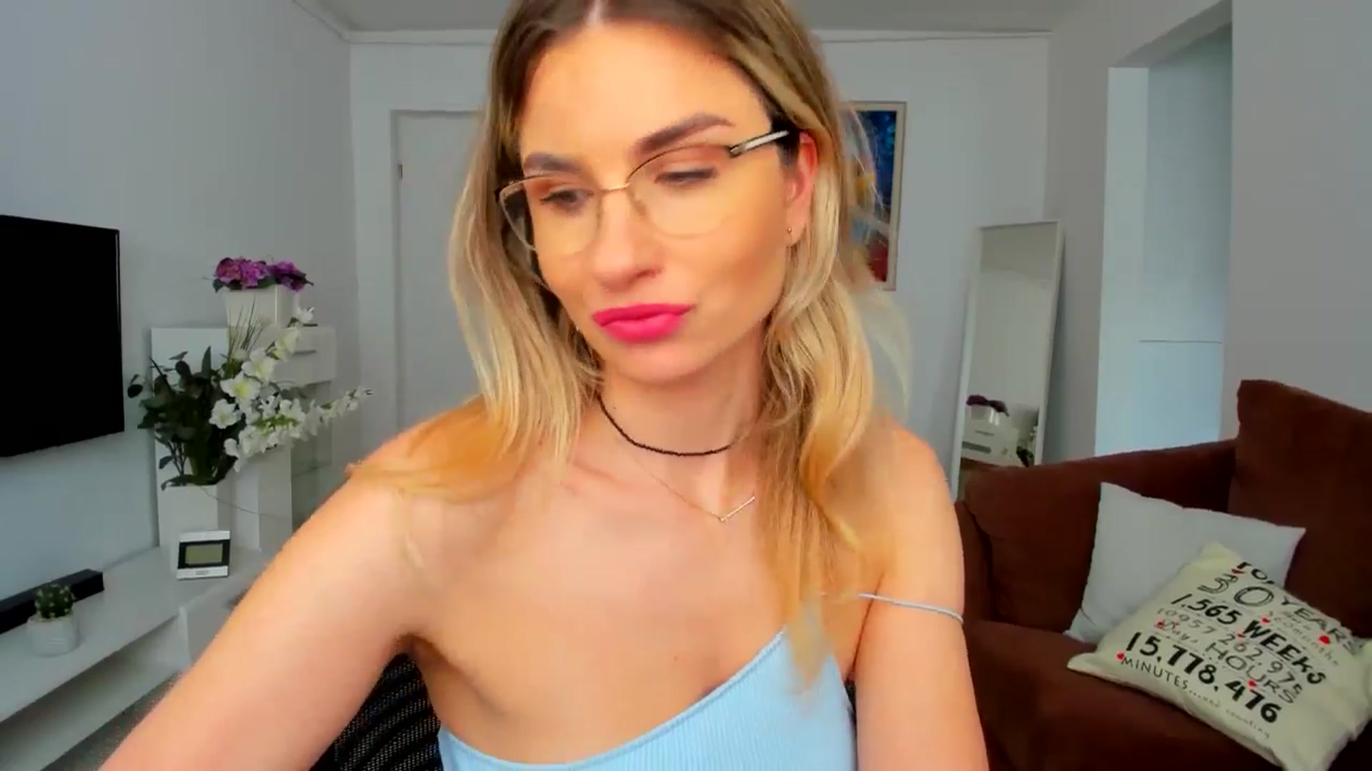 Gallery image thumbnail from AlyMiss's myfreecams stream on, 05/11/2025, 13:54 image 17 of 20