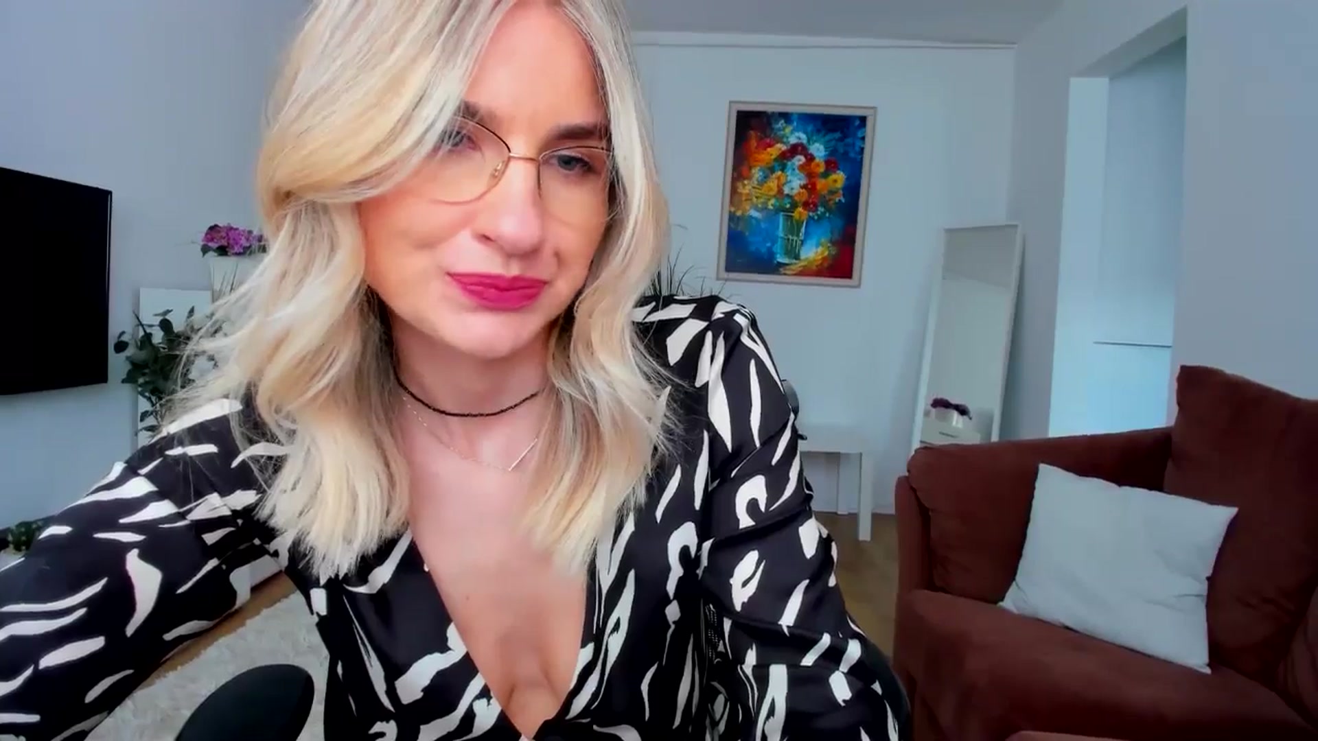 Gallery image thumbnail from AlyMiss's myfreecams stream on, 05/13/2025, 14:16 image 11 of 20