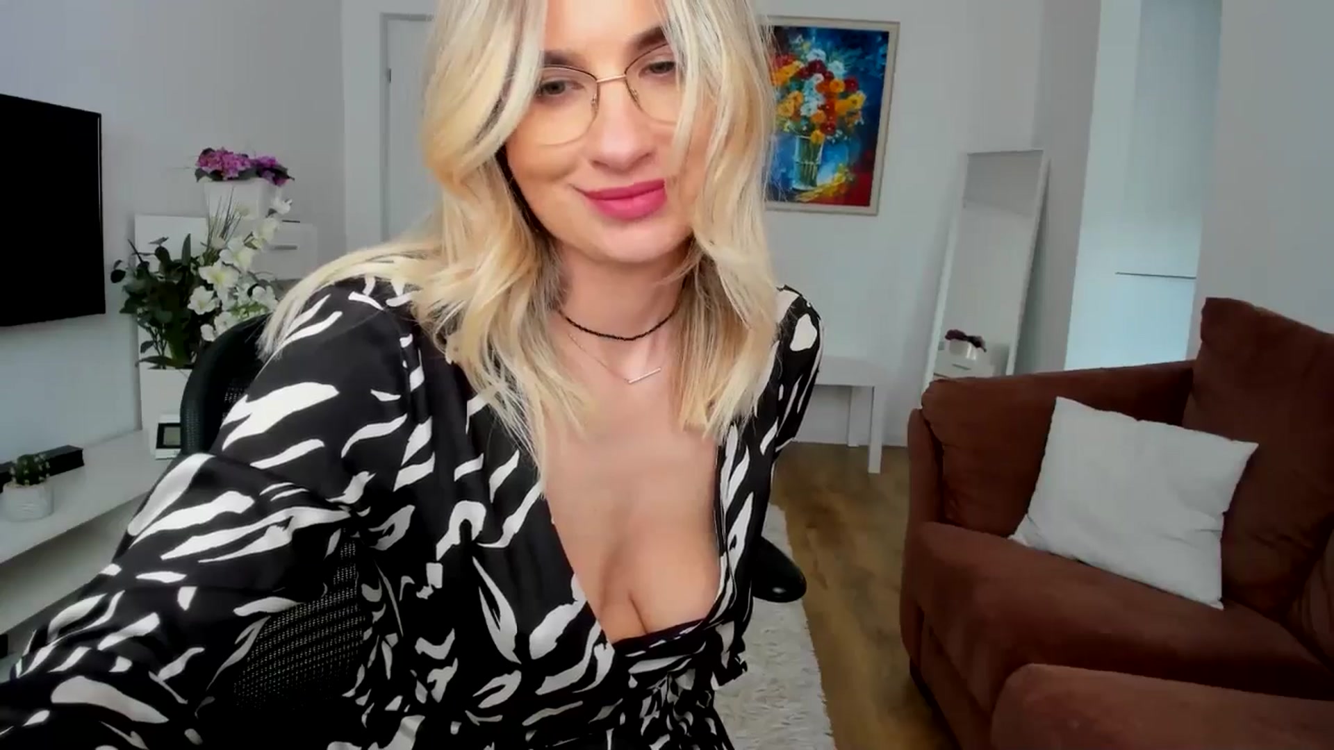 Gallery image thumbnail from AlyMiss's myfreecams stream on, 05/13/2025, 14:16 image 13 of 20