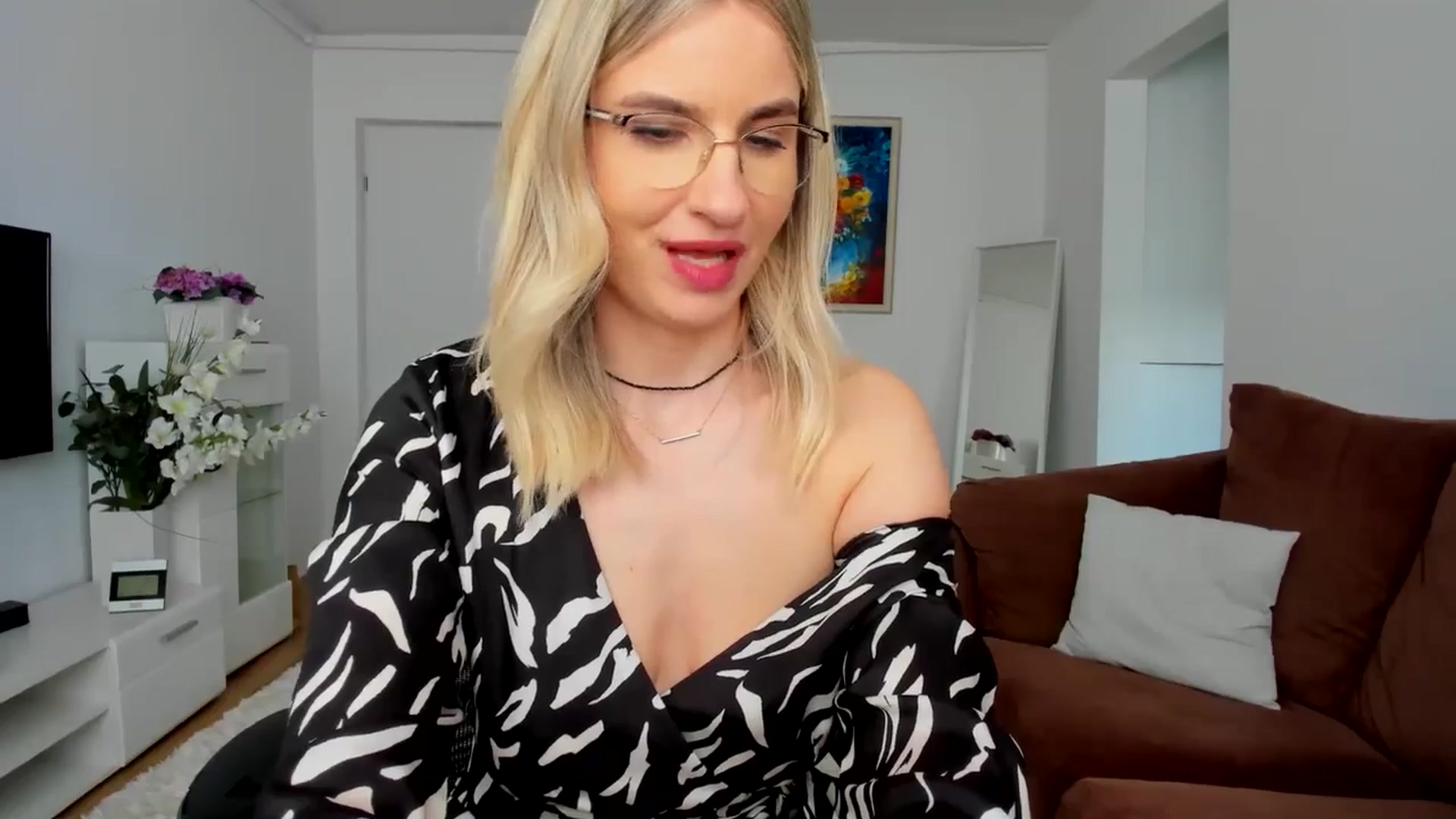 Gallery image thumbnail from AlyMiss's myfreecams stream on, 05/13/2025, 14:16 image 19 of 20