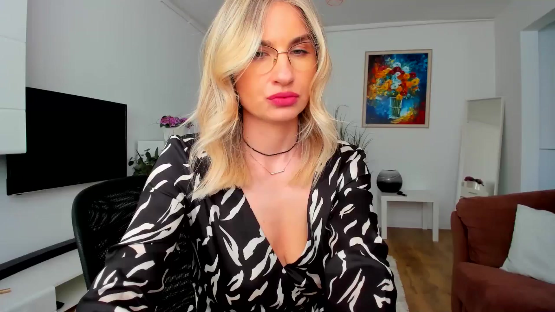 Gallery image thumbnail from AlyMiss's myfreecams stream on, 05/13/2025, 14:16 image 1 of 20