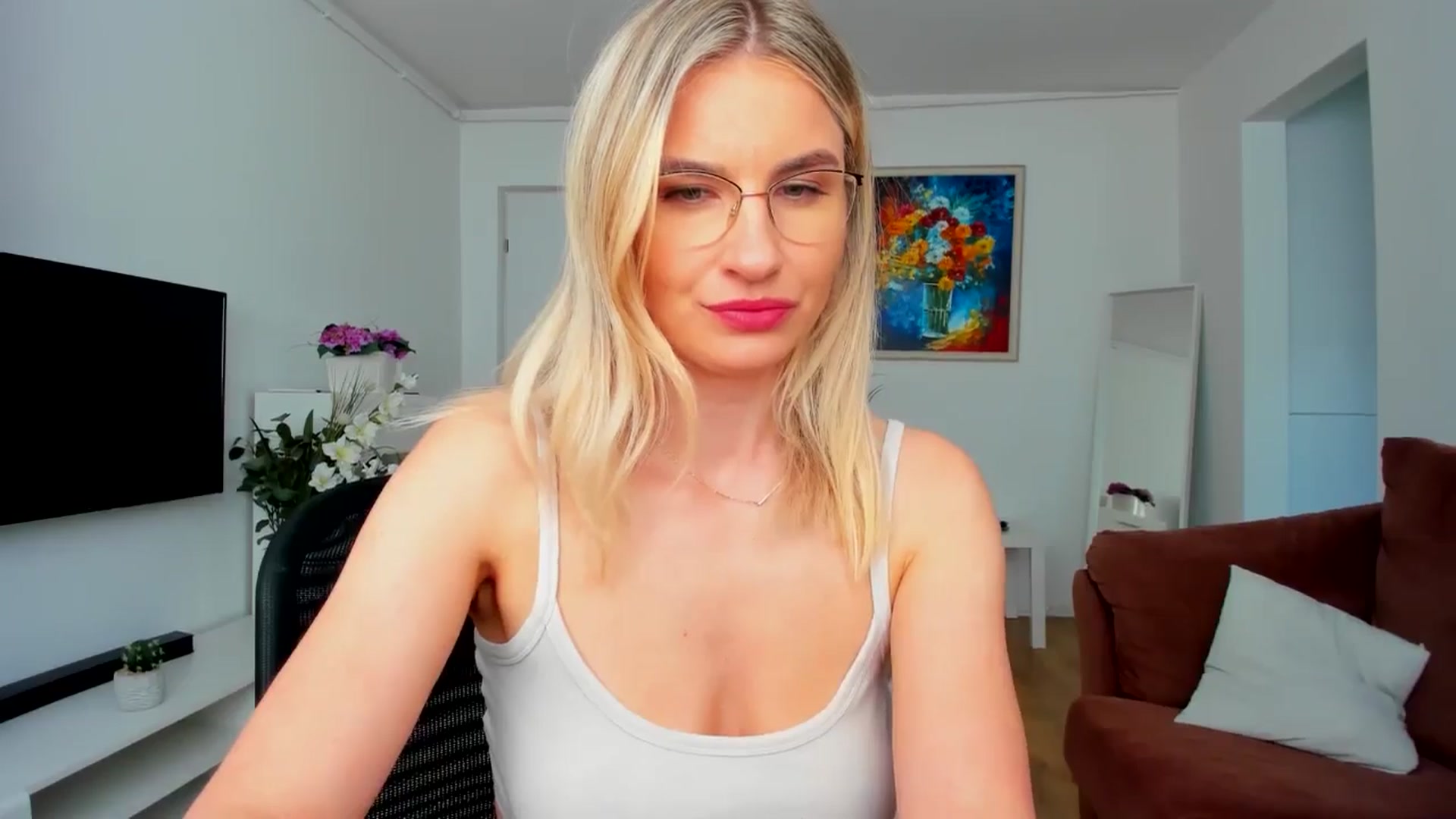 Gallery image thumbnail from AlyMiss's myfreecams stream on, 05/15/2025, 13:48 image 12 of 20