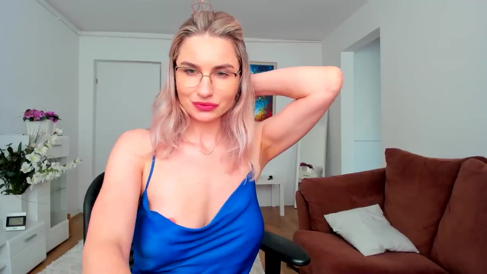 Gallery image thumbnail from AlyMiss's myfreecams stream on, 05/18/2025, 16:17 image 7 of 20