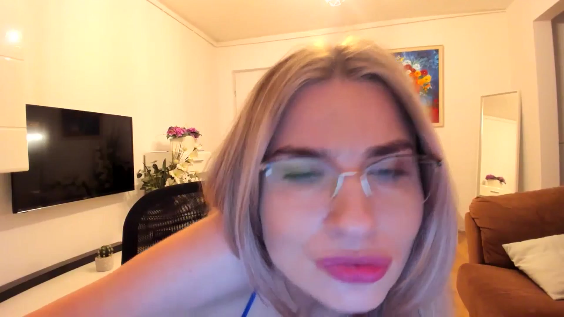 Gallery image thumbnail from AlyMiss's myfreecams stream on, 05/18/2025, 16:44 image 17 of 20
