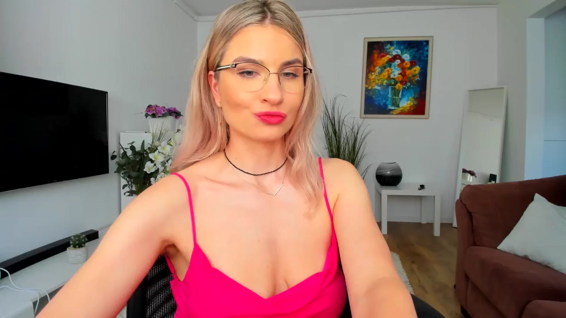 Gallery image thumbnail from AlyMiss's myfreecams stream on, 05/20/2025, 12:44 image 10 of 20