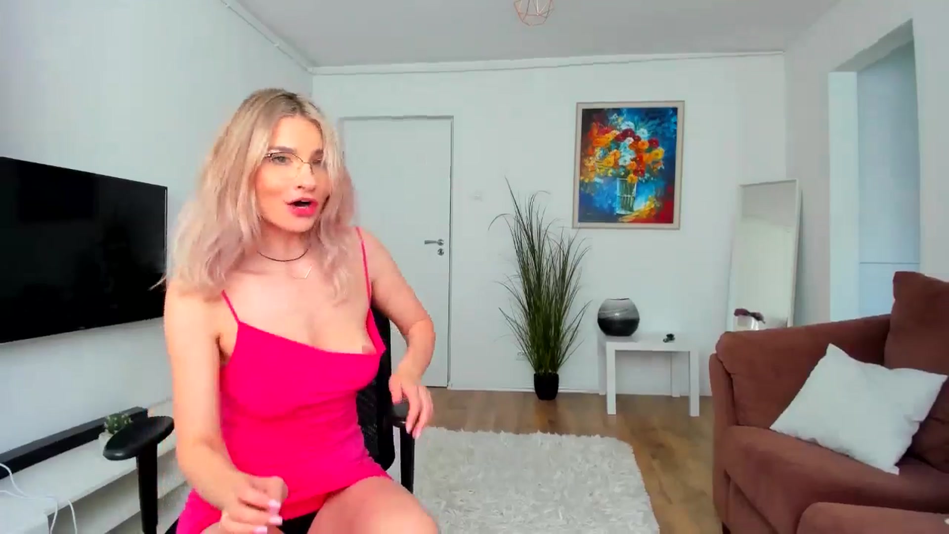 Gallery image thumbnail from AlyMiss's myfreecams stream on, 05/20/2025, 13:26 image 6 of 20